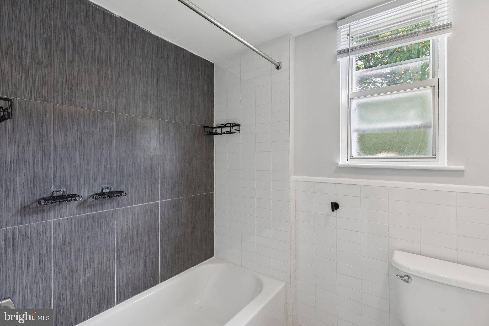 MANTUA - Residential Lease