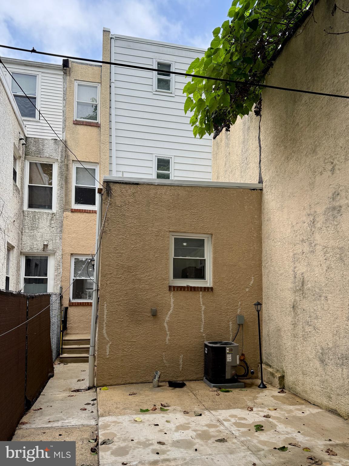 MANTUA - Residential Lease