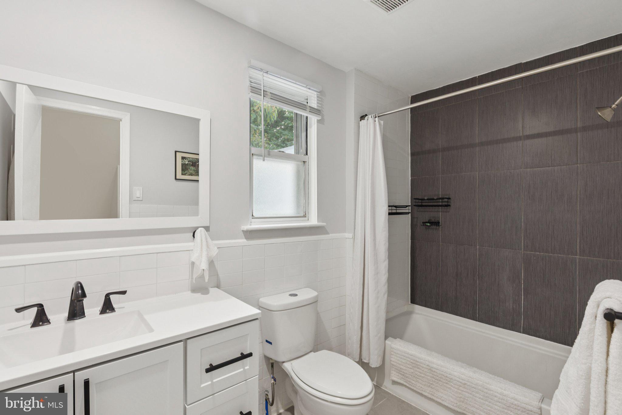 MANTUA - Residential Lease