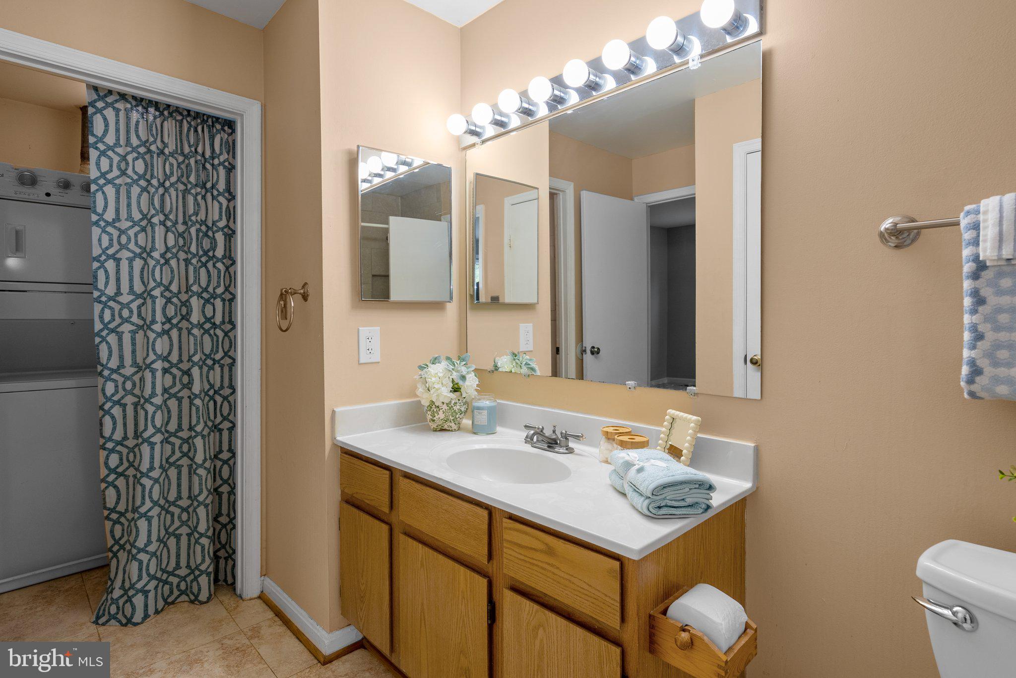 HOMELAND VILLAGE - Residential