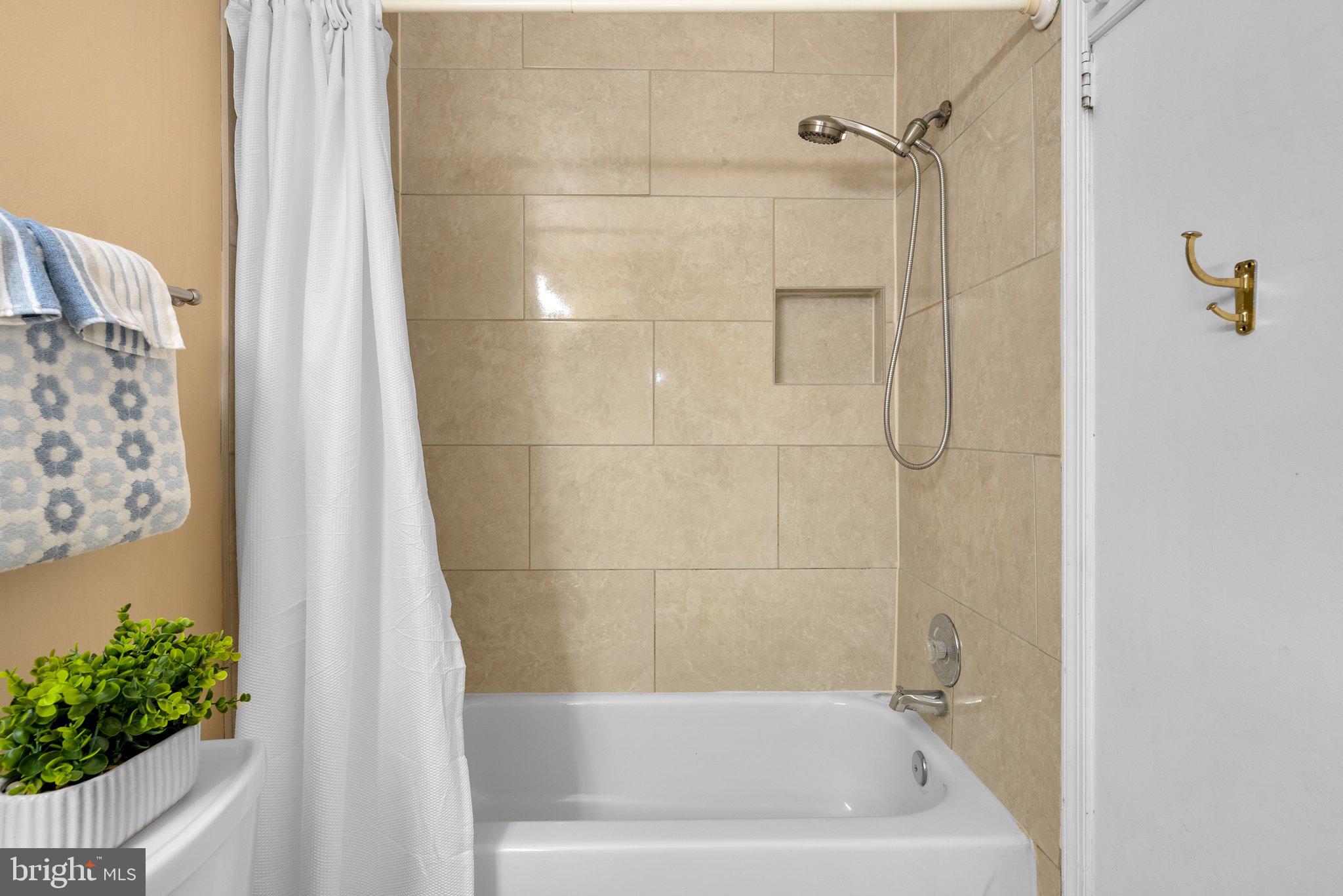 HOMELAND VILLAGE - Residential