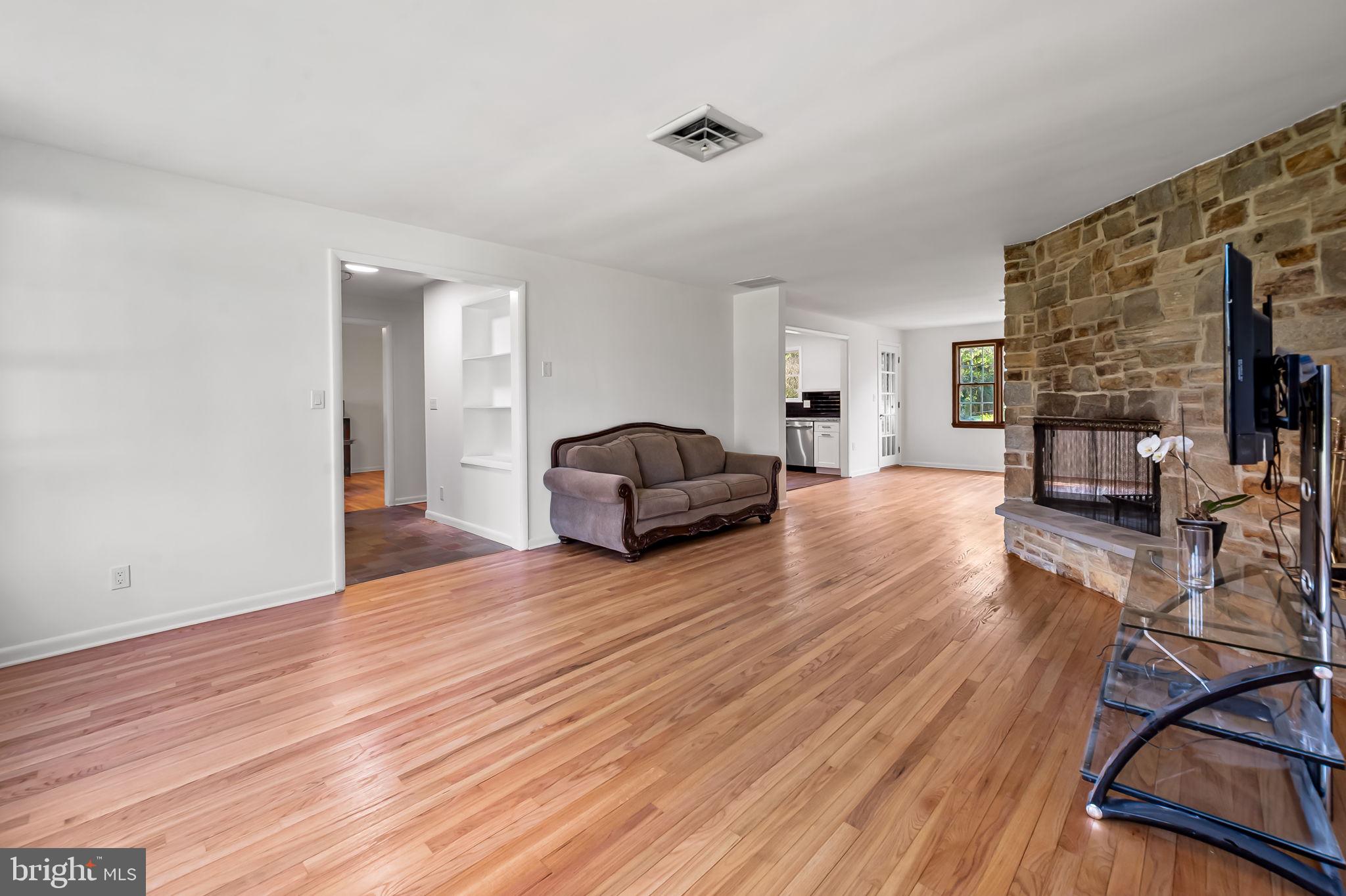 HONEYSUCKLE HILL - Residential