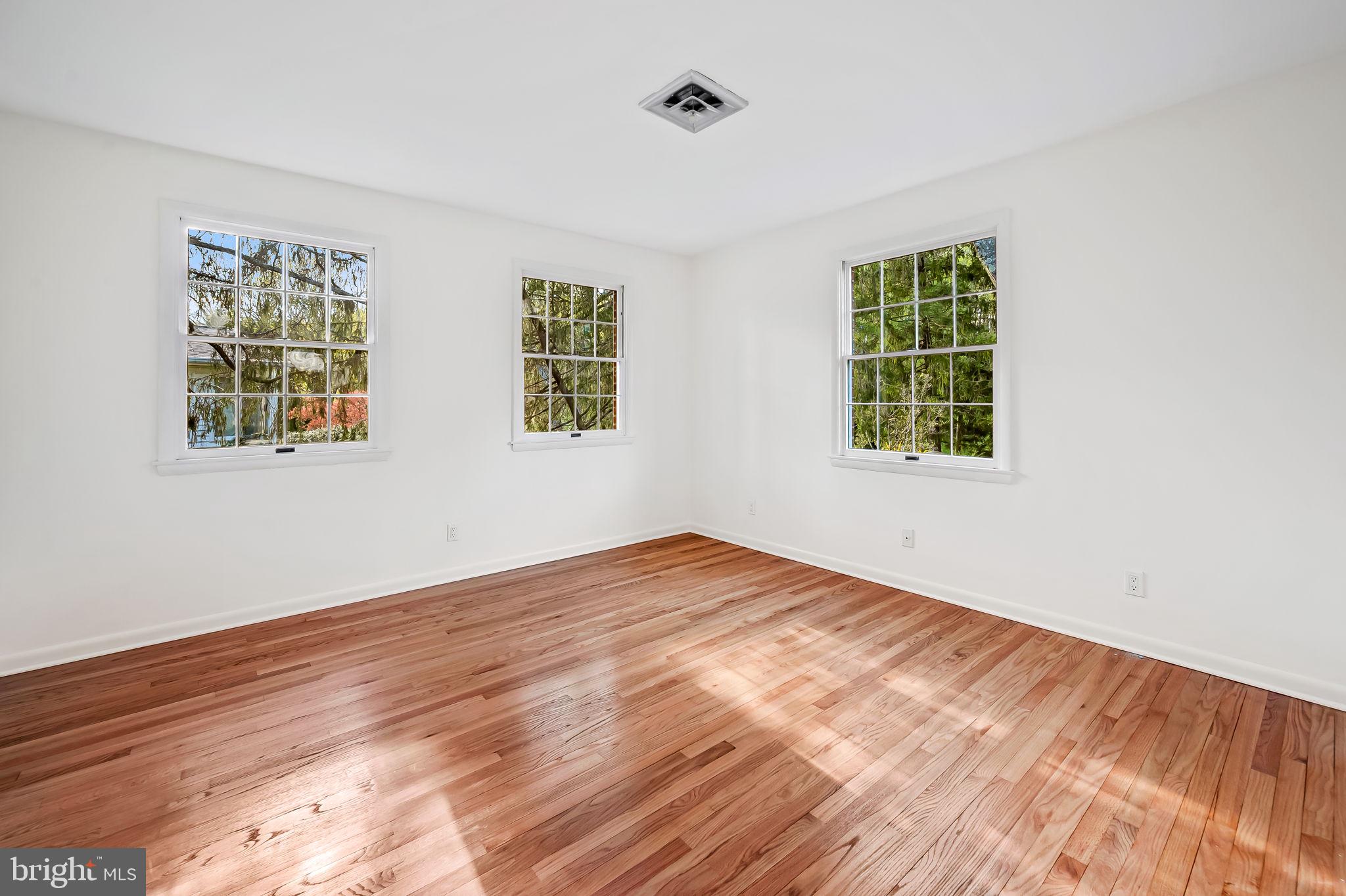 HONEYSUCKLE HILL - Residential