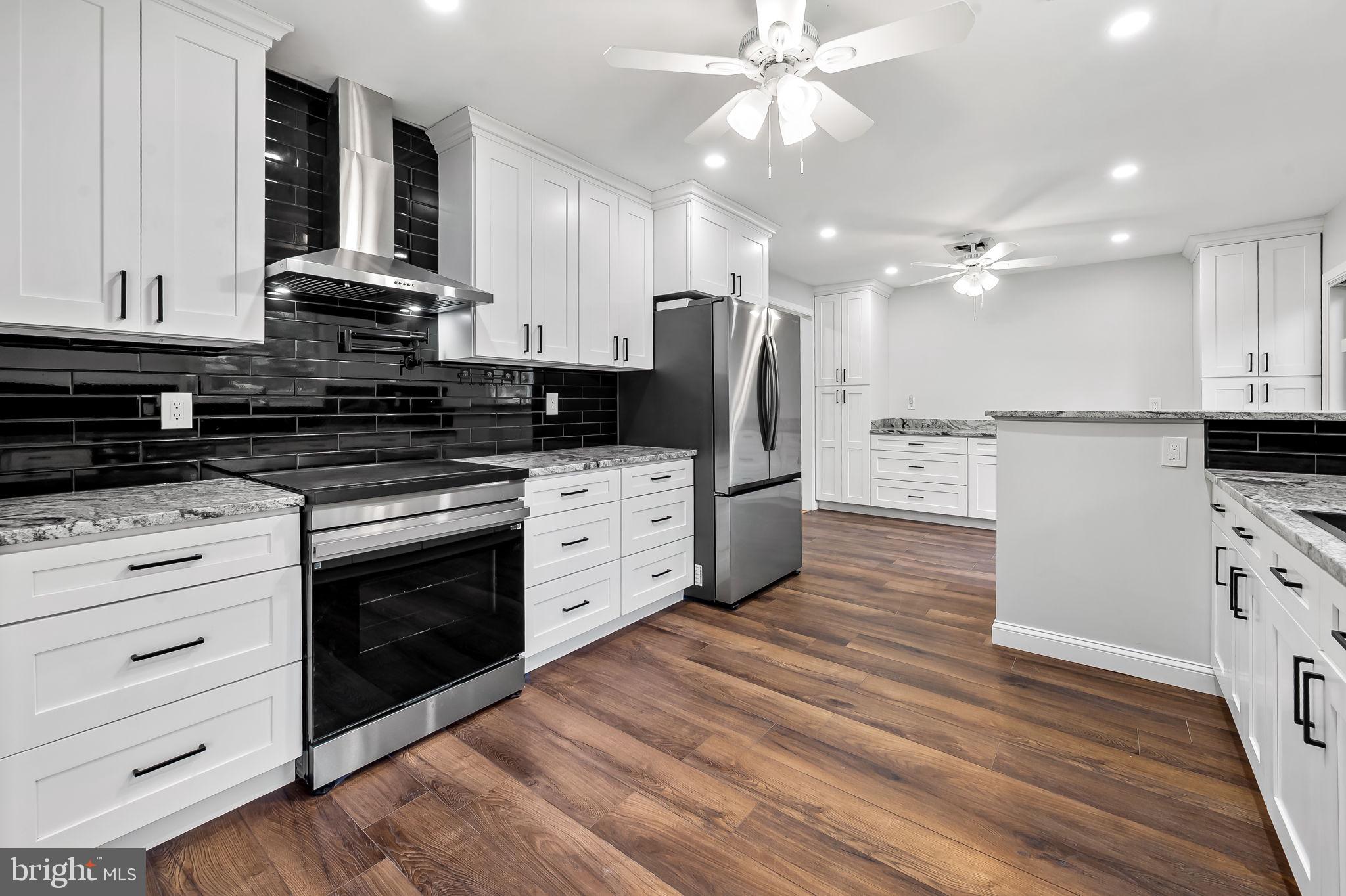 HONEYSUCKLE HILL - Residential