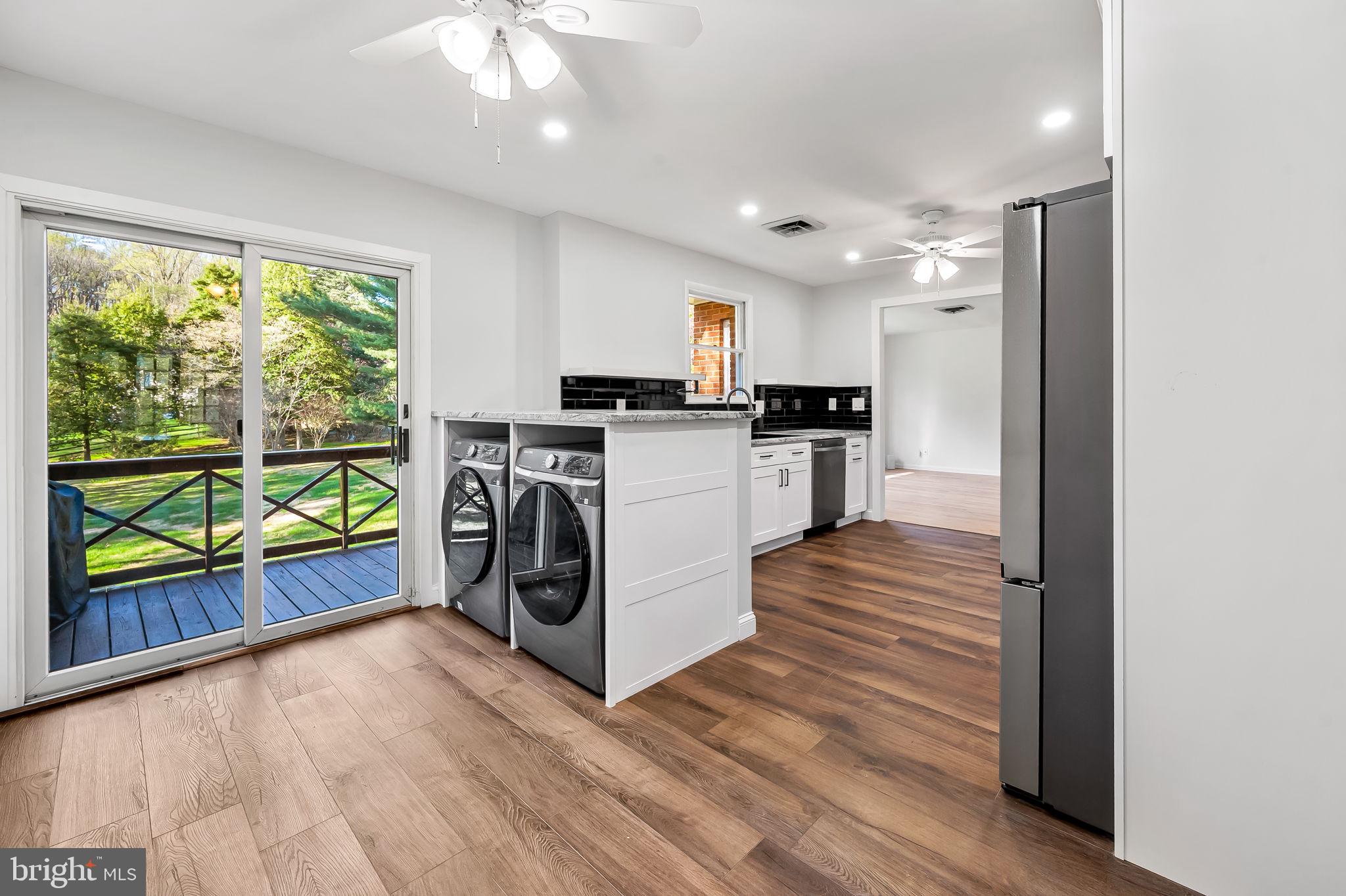 HONEYSUCKLE HILL - Residential