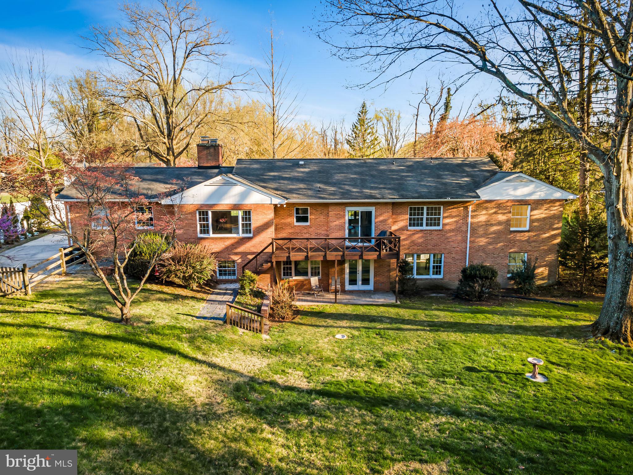 HONEYSUCKLE HILL - Residential