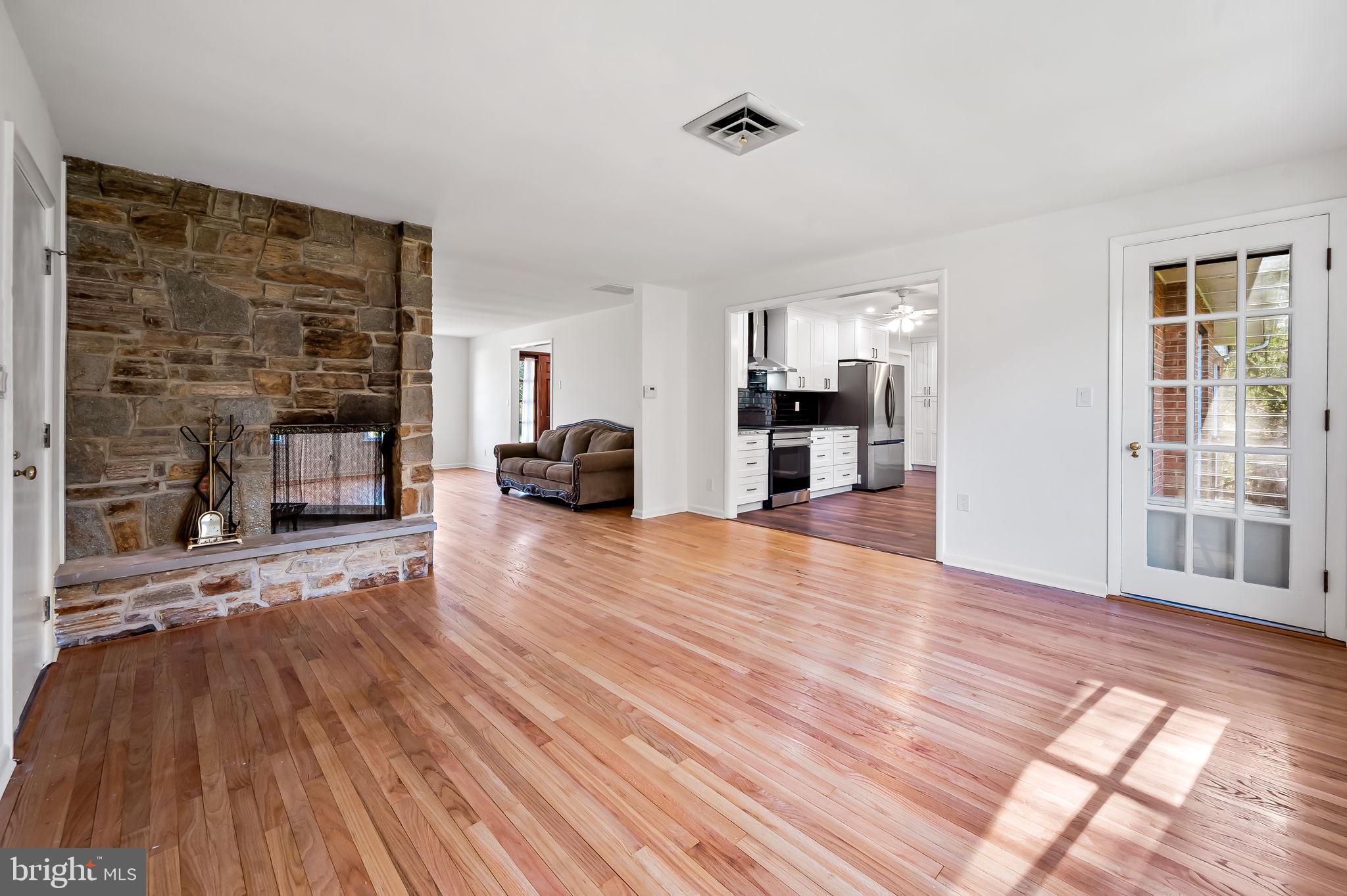 HONEYSUCKLE HILL - Residential