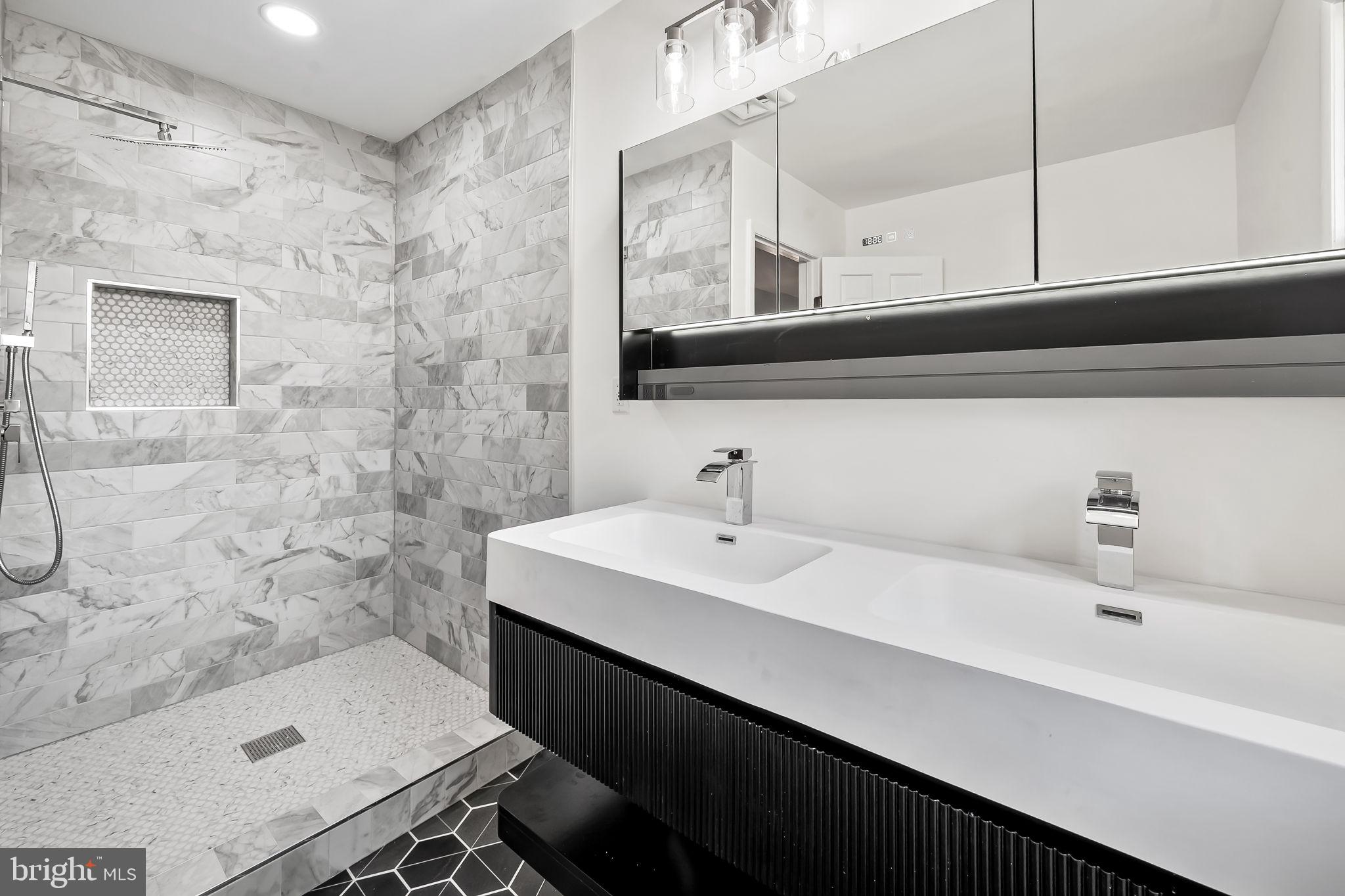 HONEYSUCKLE HILL - Residential