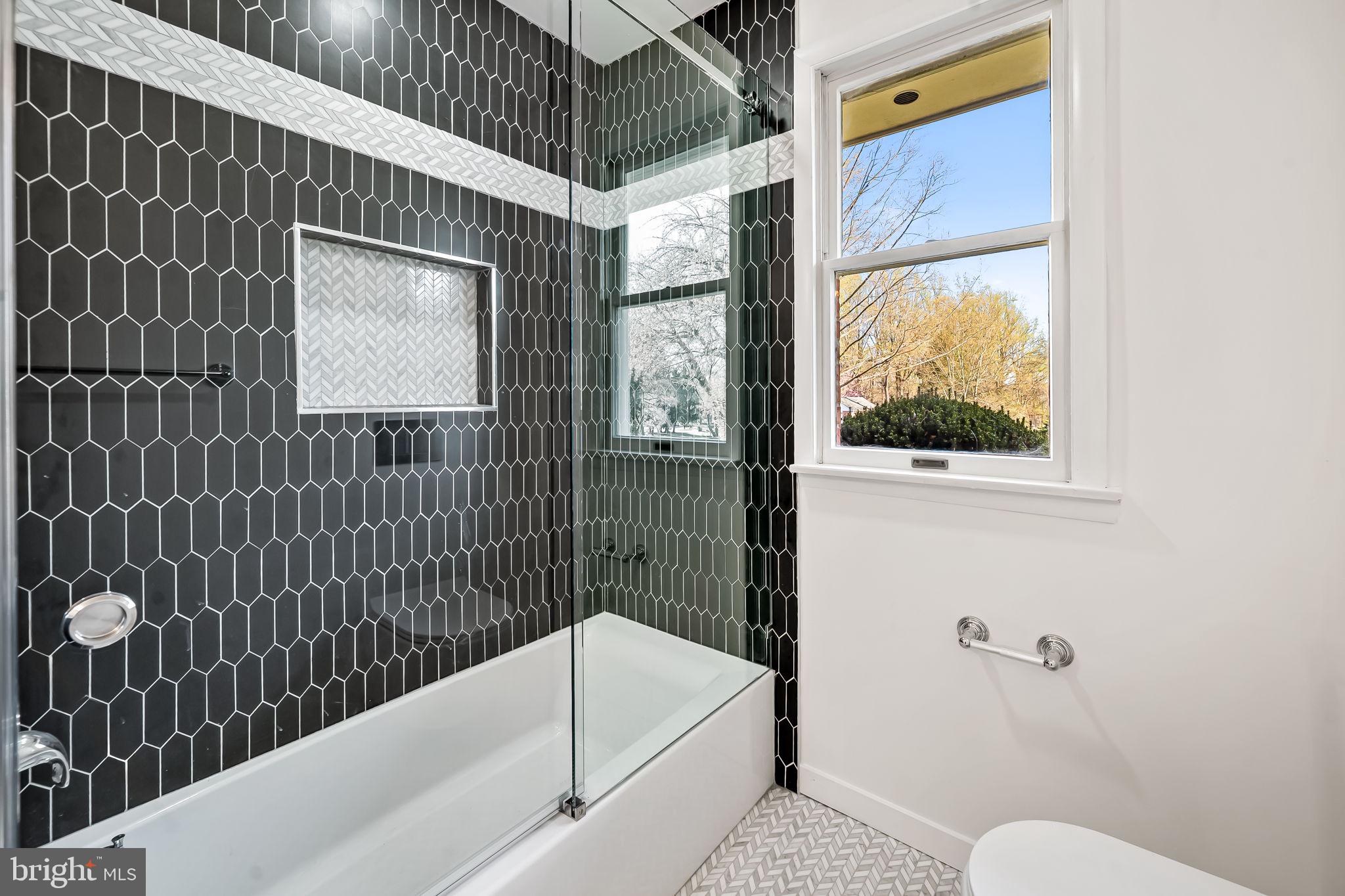 HONEYSUCKLE HILL - Residential