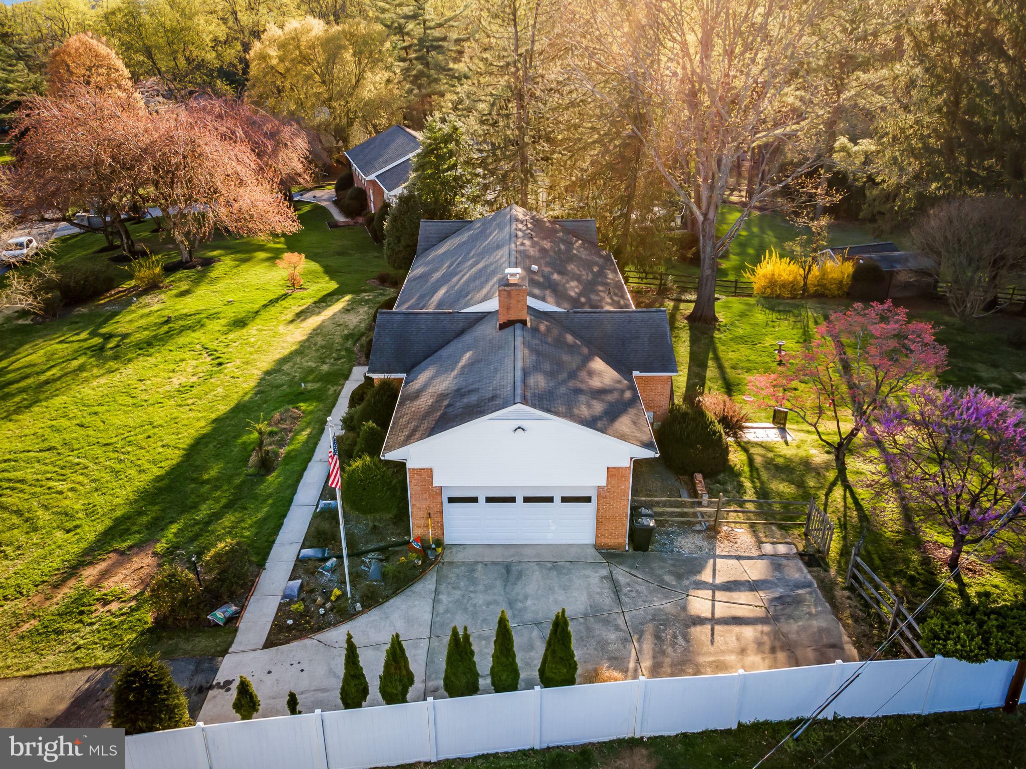 HONEYSUCKLE HILL - Residential