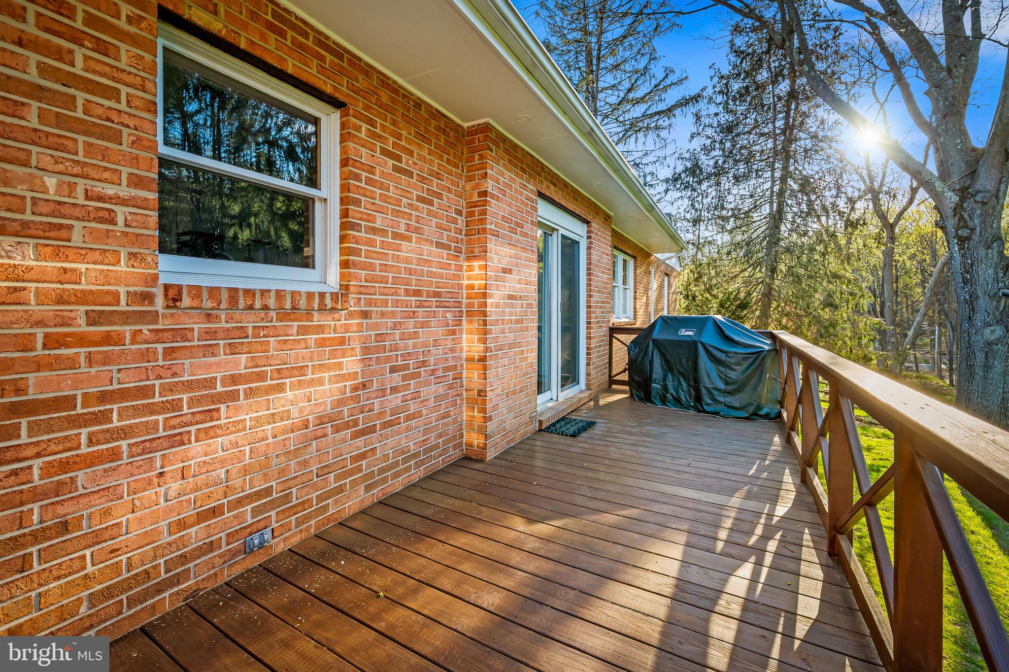 HONEYSUCKLE HILL - Residential