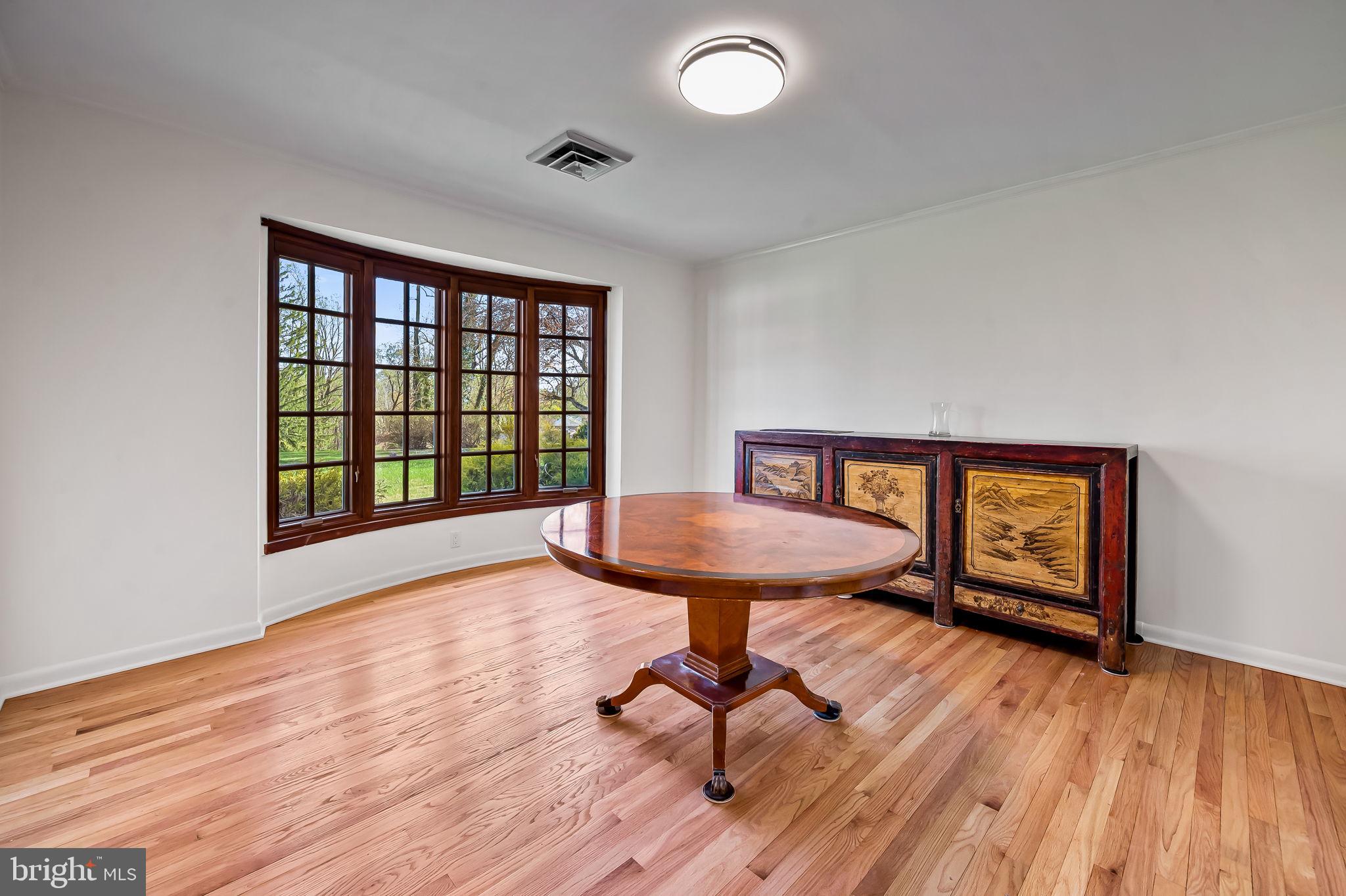 HONEYSUCKLE HILL - Residential