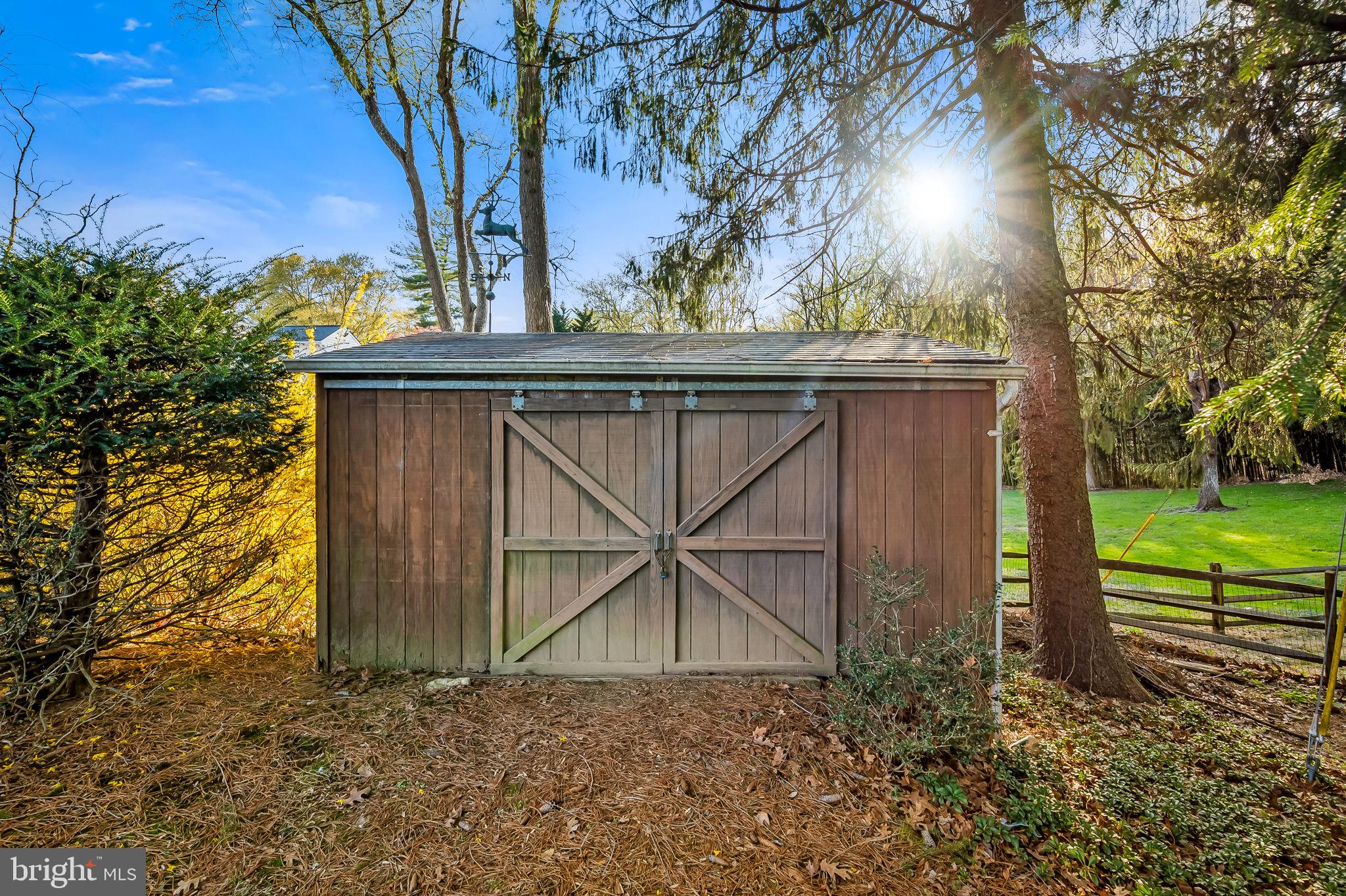 HONEYSUCKLE HILL - Residential