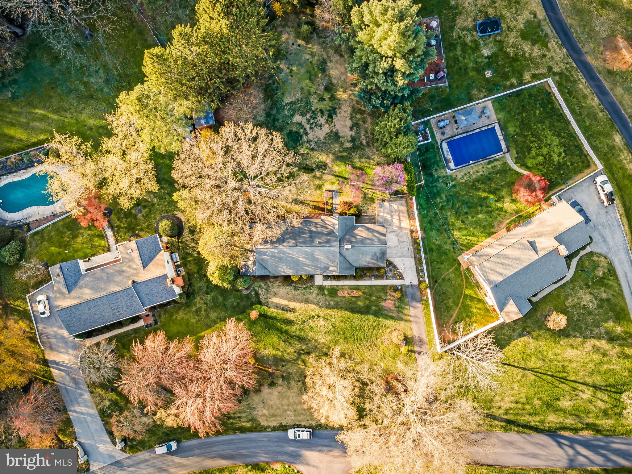 HONEYSUCKLE HILL - Residential