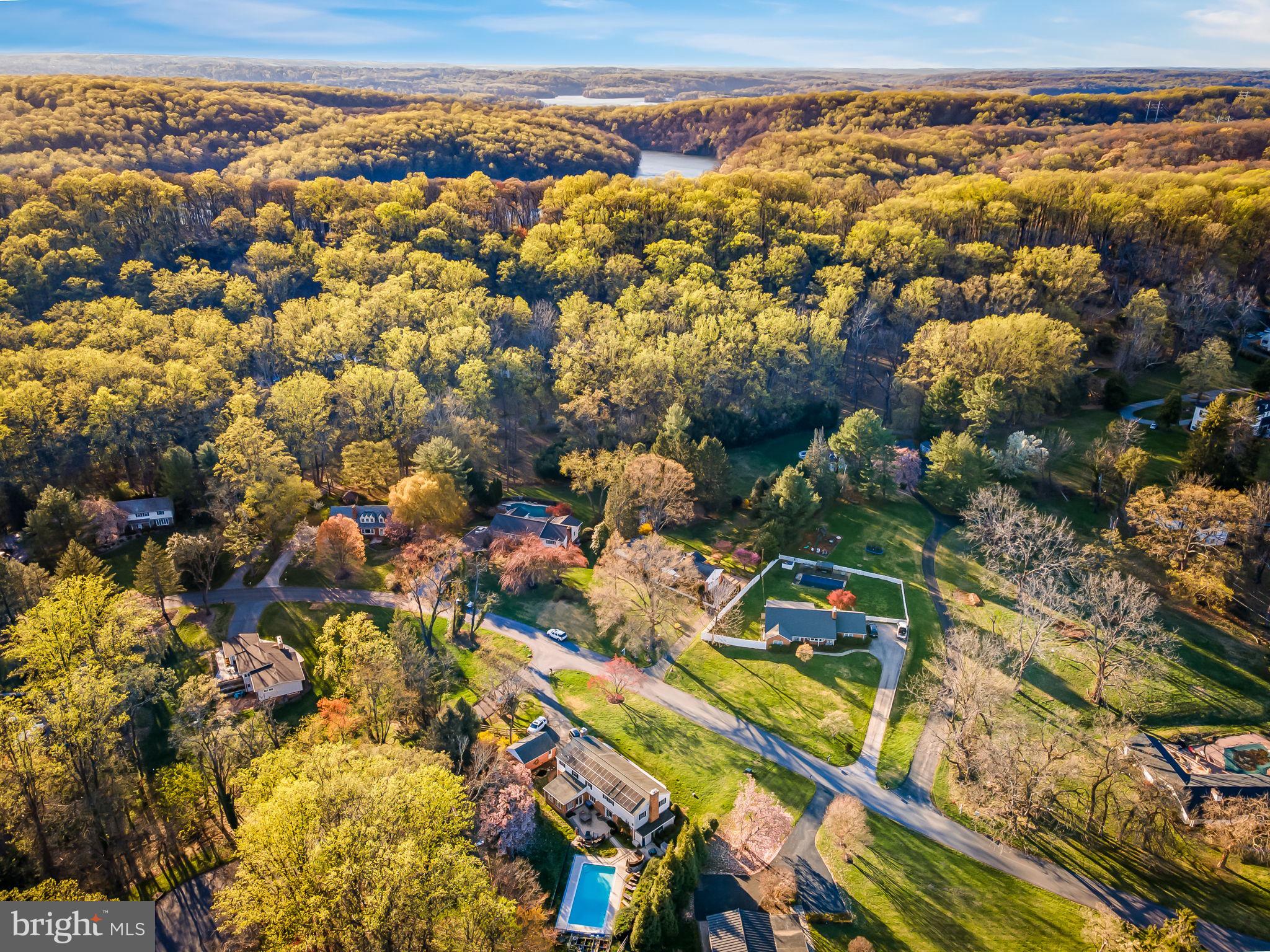 HONEYSUCKLE HILL - Residential