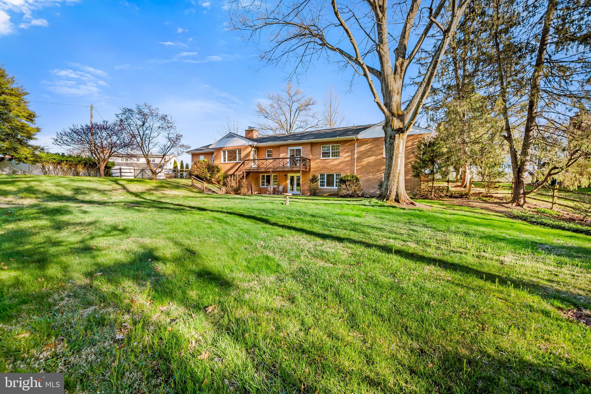 HONEYSUCKLE HILL - Residential