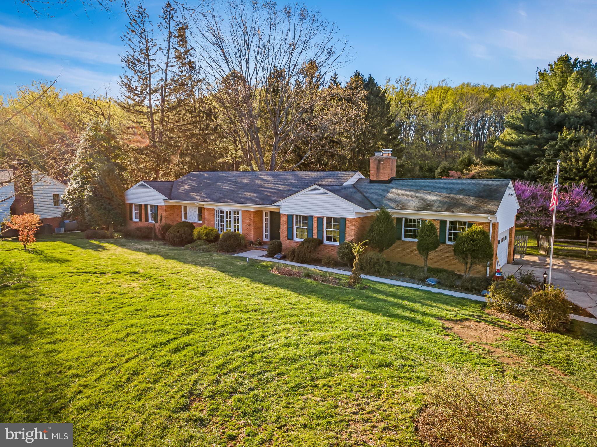 HONEYSUCKLE HILL - Residential