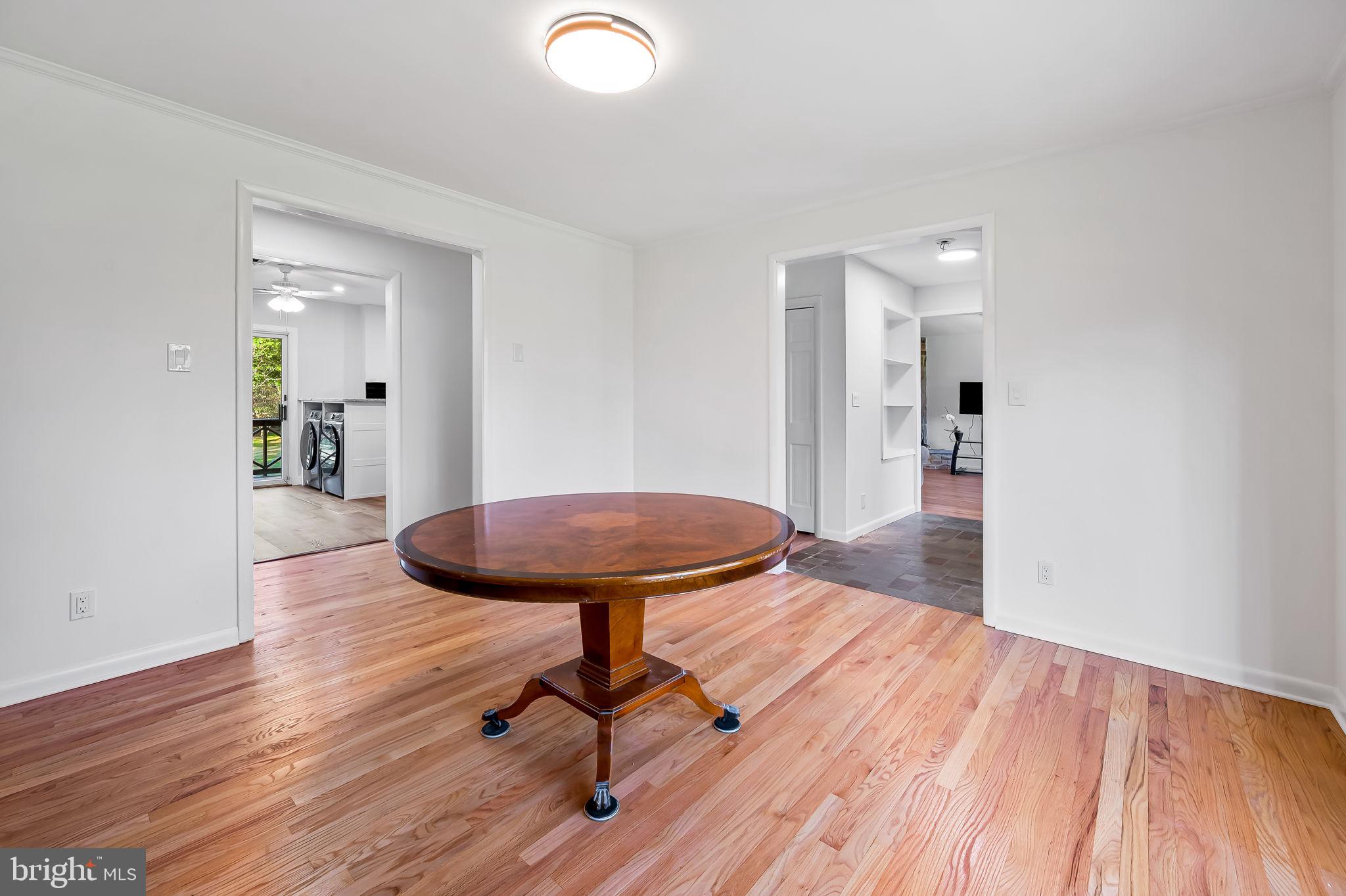 HONEYSUCKLE HILL - Residential