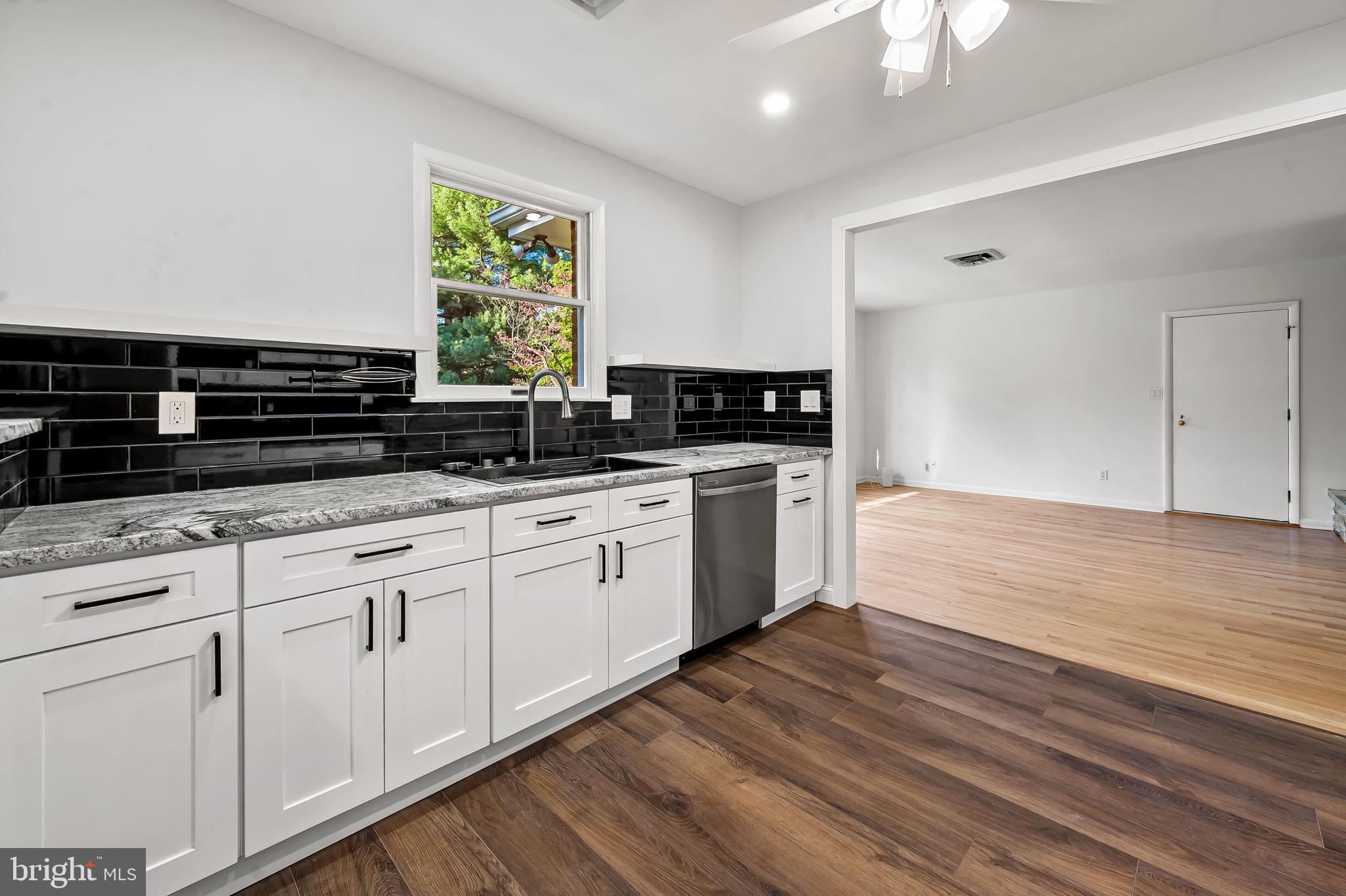 HONEYSUCKLE HILL - Residential