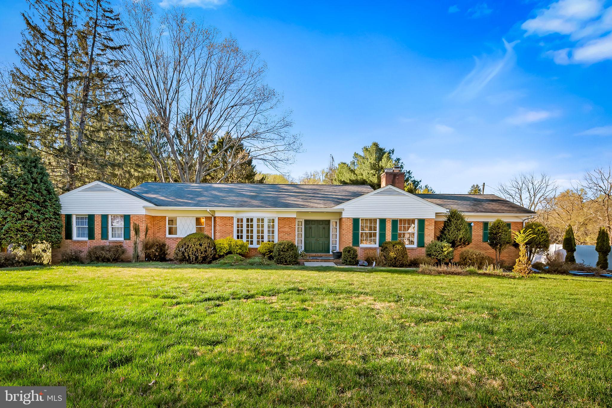 HONEYSUCKLE HILL - Residential