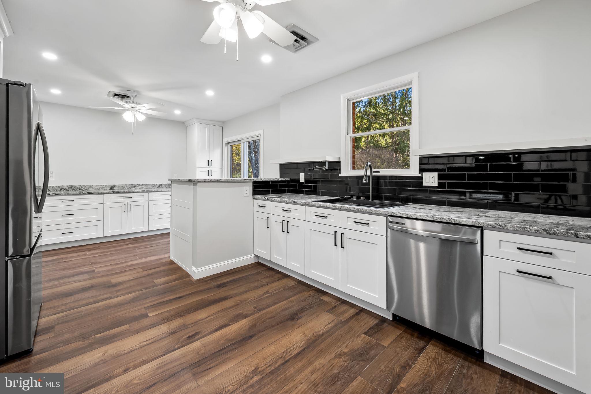 HONEYSUCKLE HILL - Residential