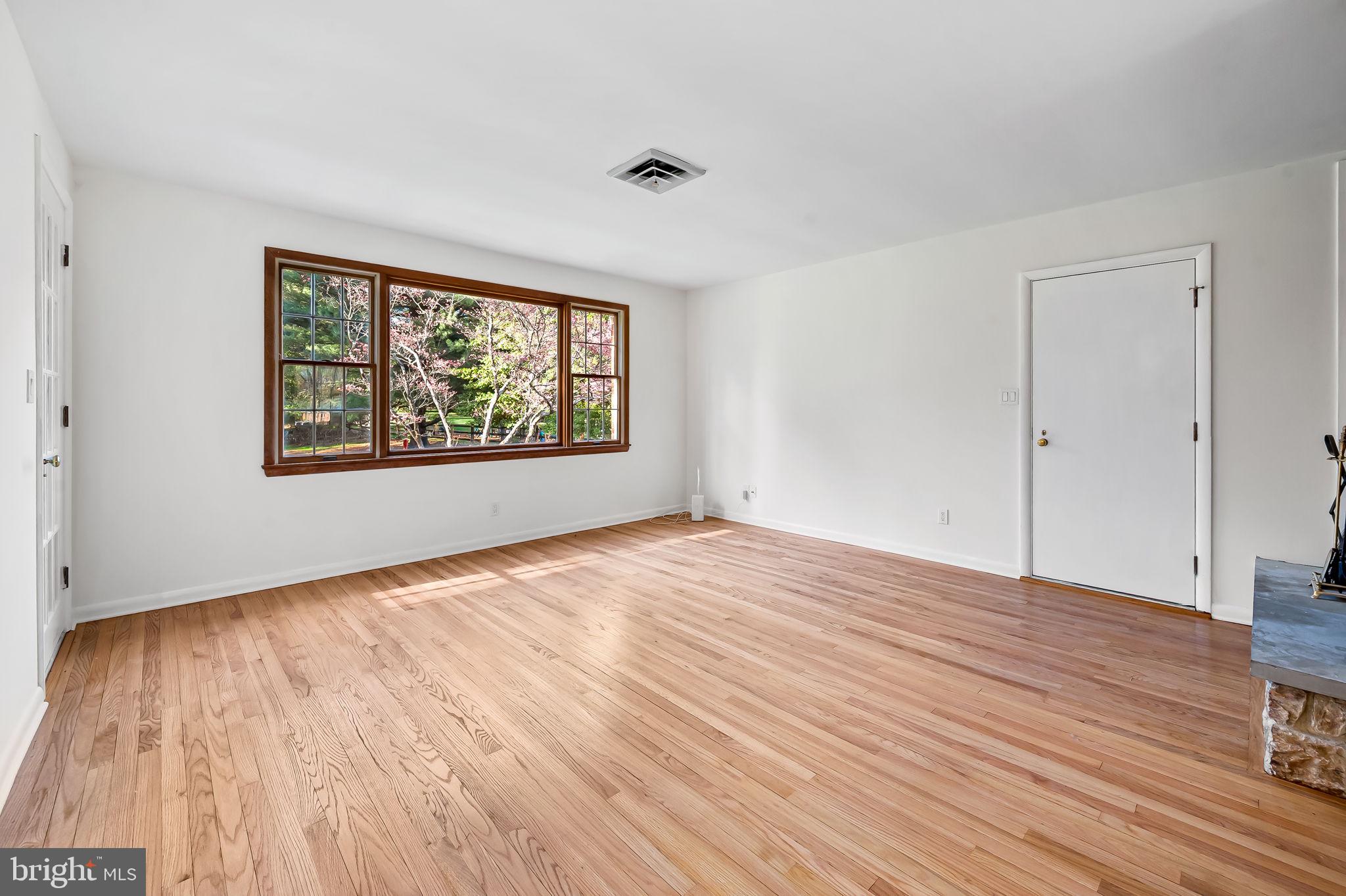 HONEYSUCKLE HILL - Residential