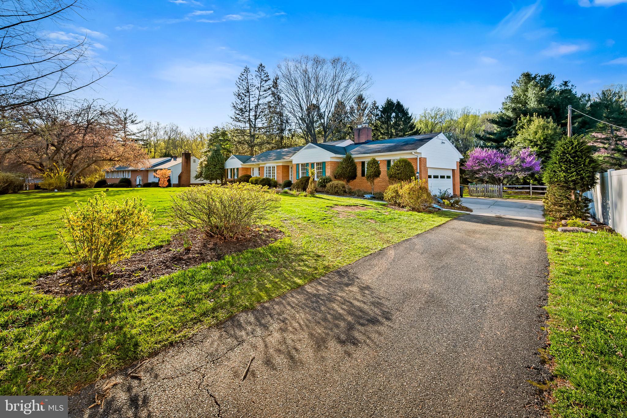 HONEYSUCKLE HILL - Residential