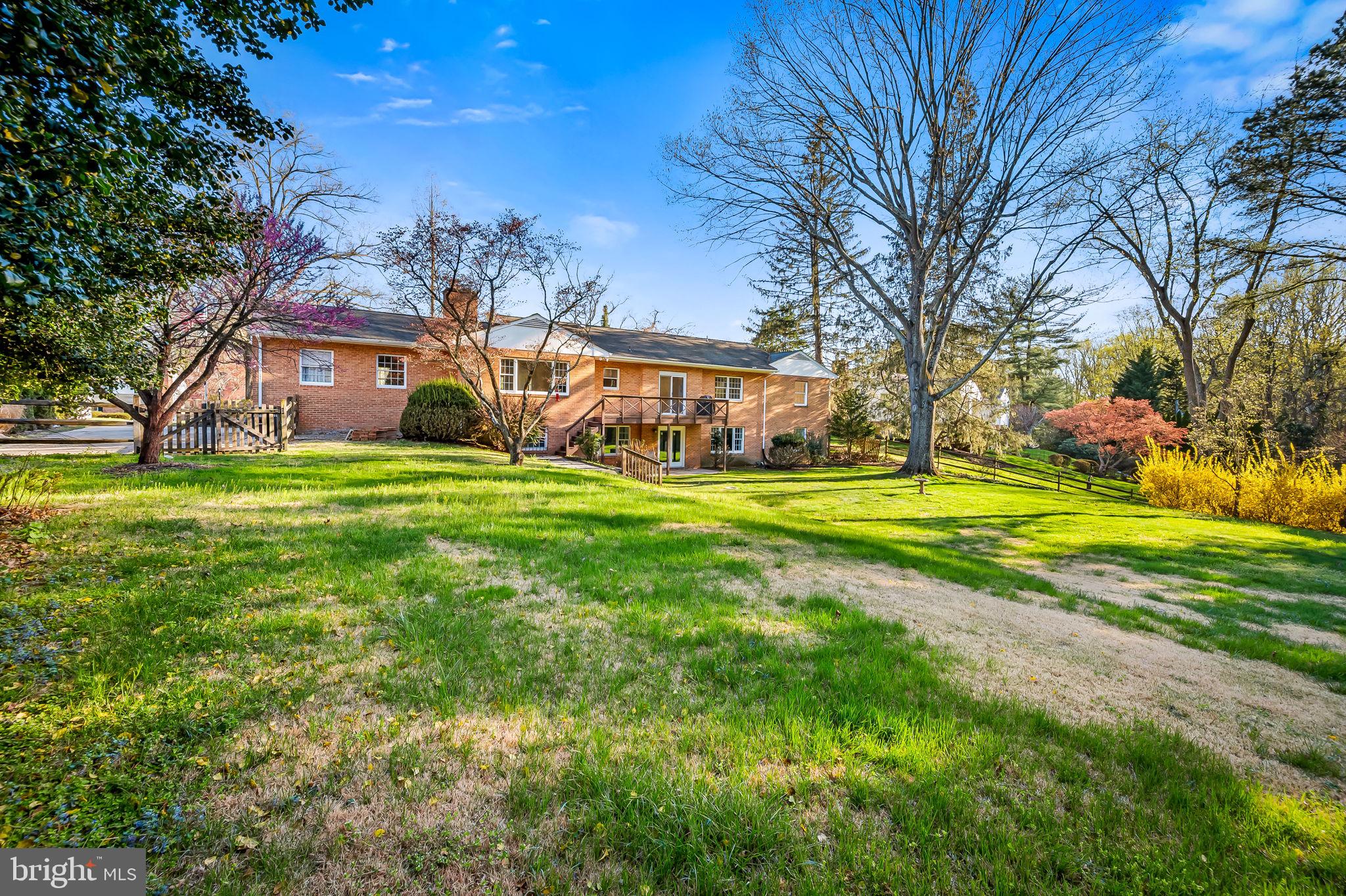 HONEYSUCKLE HILL - Residential