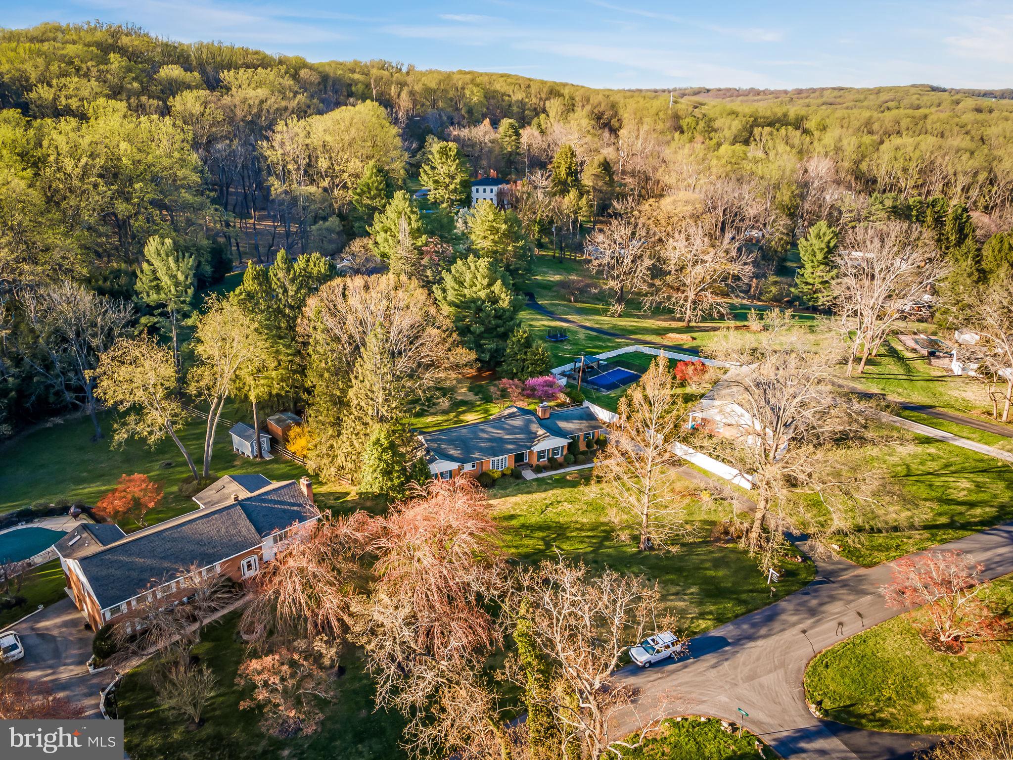 HONEYSUCKLE HILL - Residential