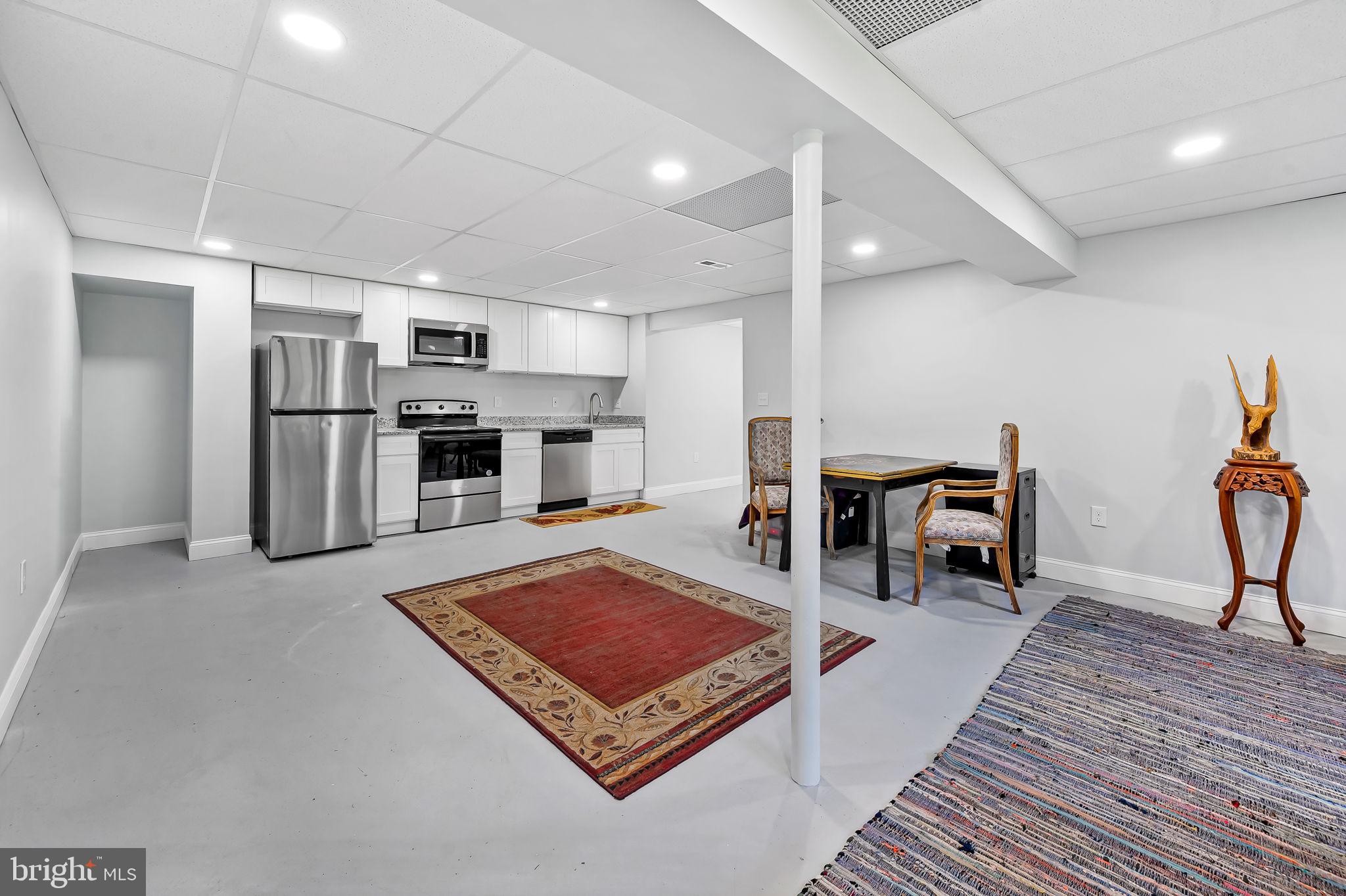 HONEYSUCKLE HILL - Residential