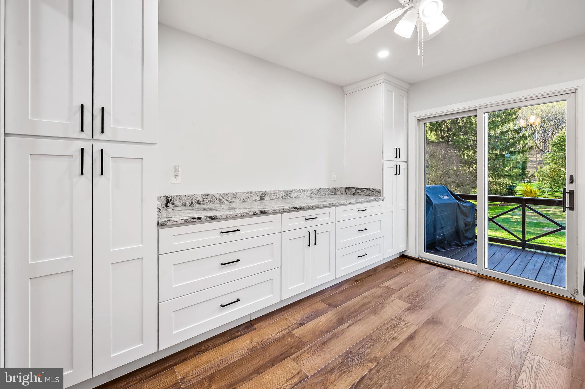 HONEYSUCKLE HILL - Residential