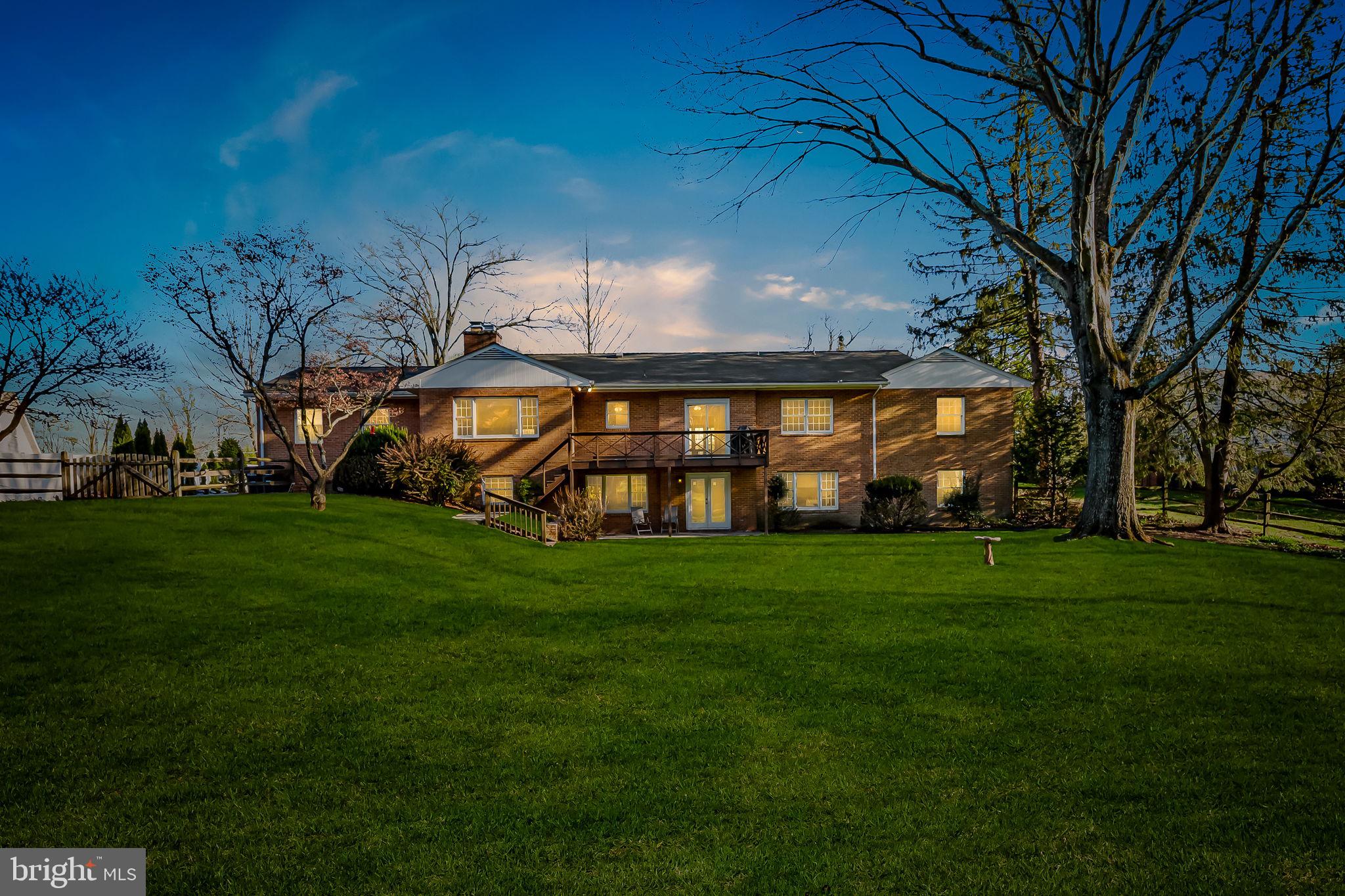 HONEYSUCKLE HILL - Residential