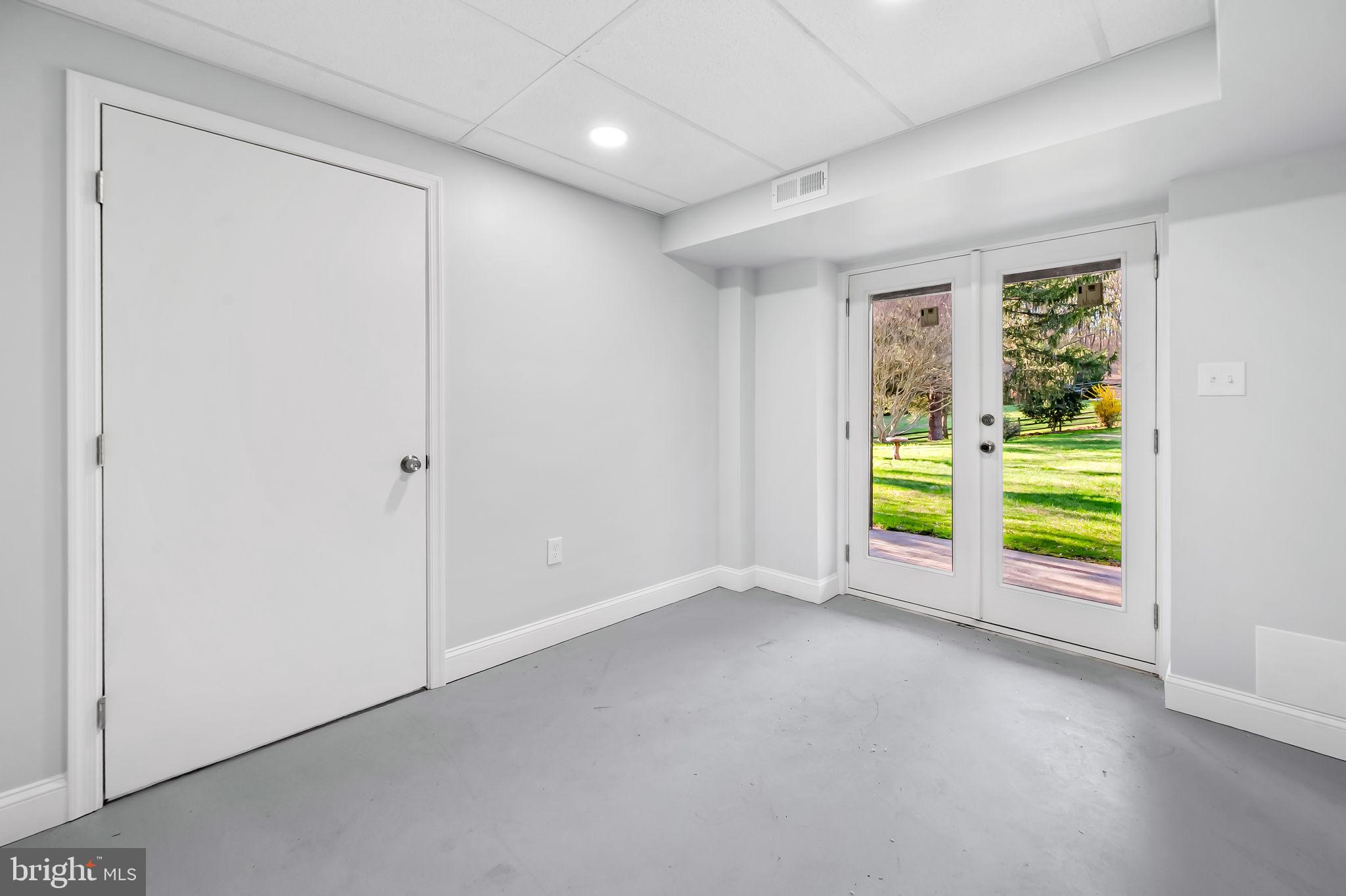 HONEYSUCKLE HILL - Residential