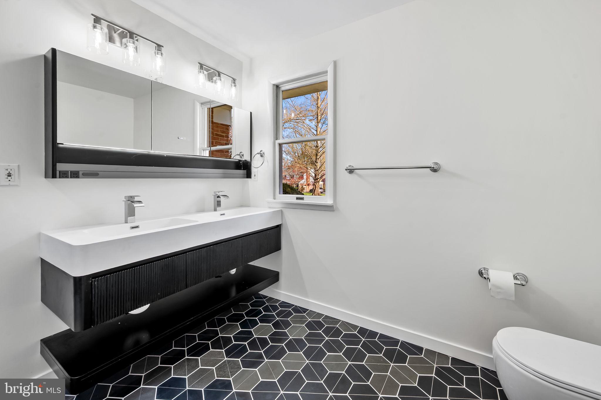 HONEYSUCKLE HILL - Residential