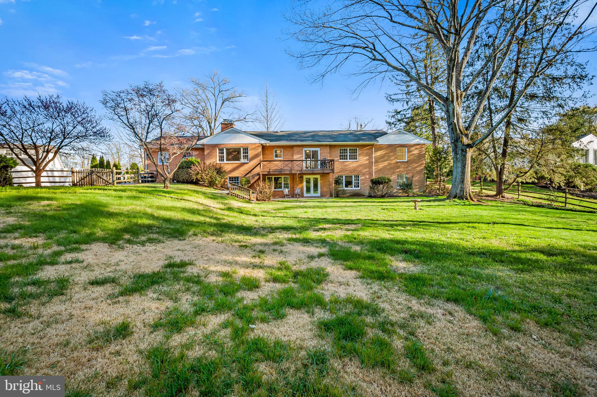 HONEYSUCKLE HILL - Residential