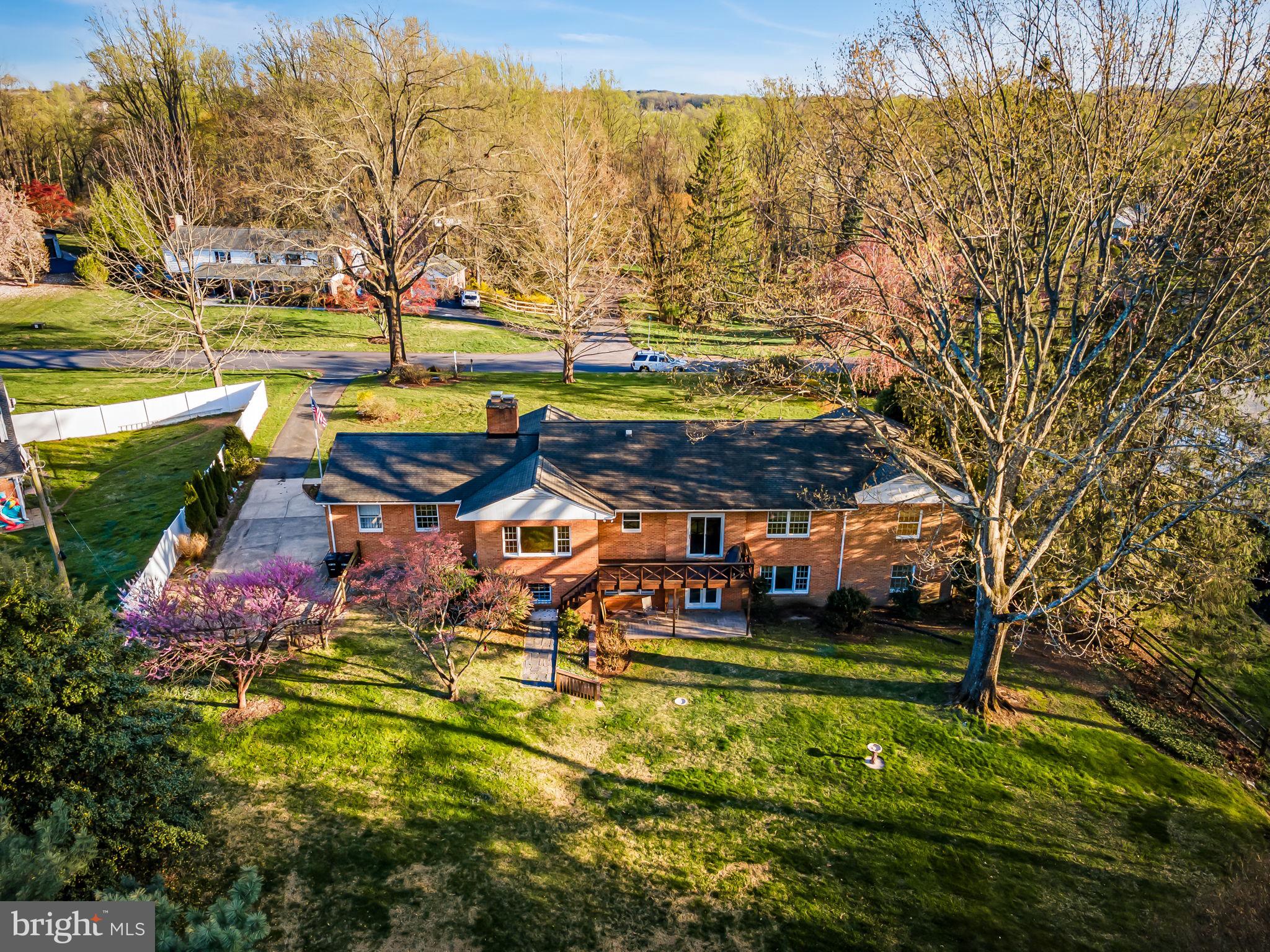 HONEYSUCKLE HILL - Residential