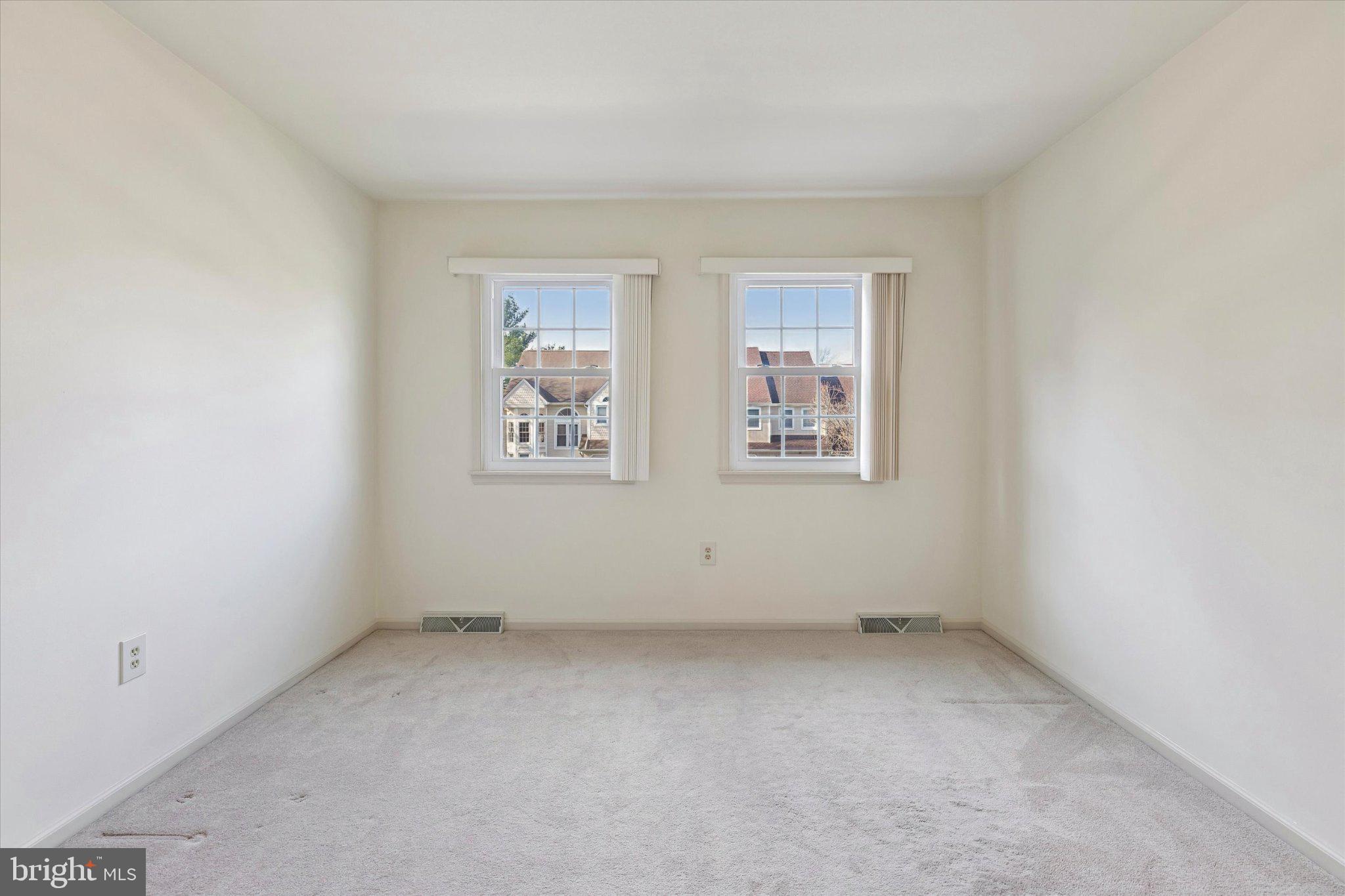 STOTESBURY TWHSE - Residential