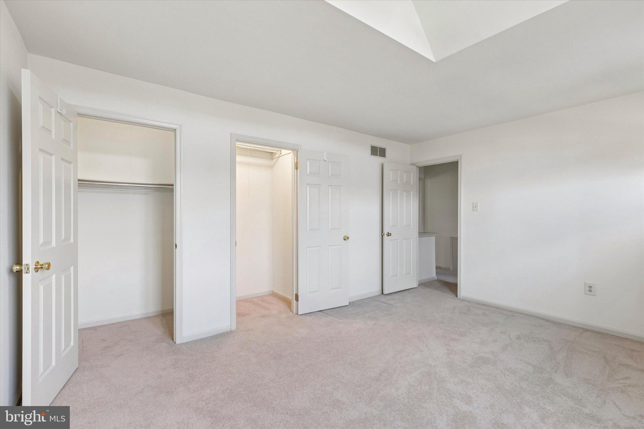 STOTESBURY TWHSE - Residential