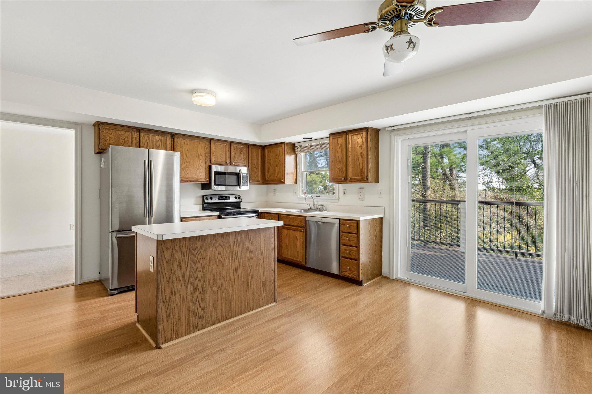 STOTESBURY TWHSE - Residential