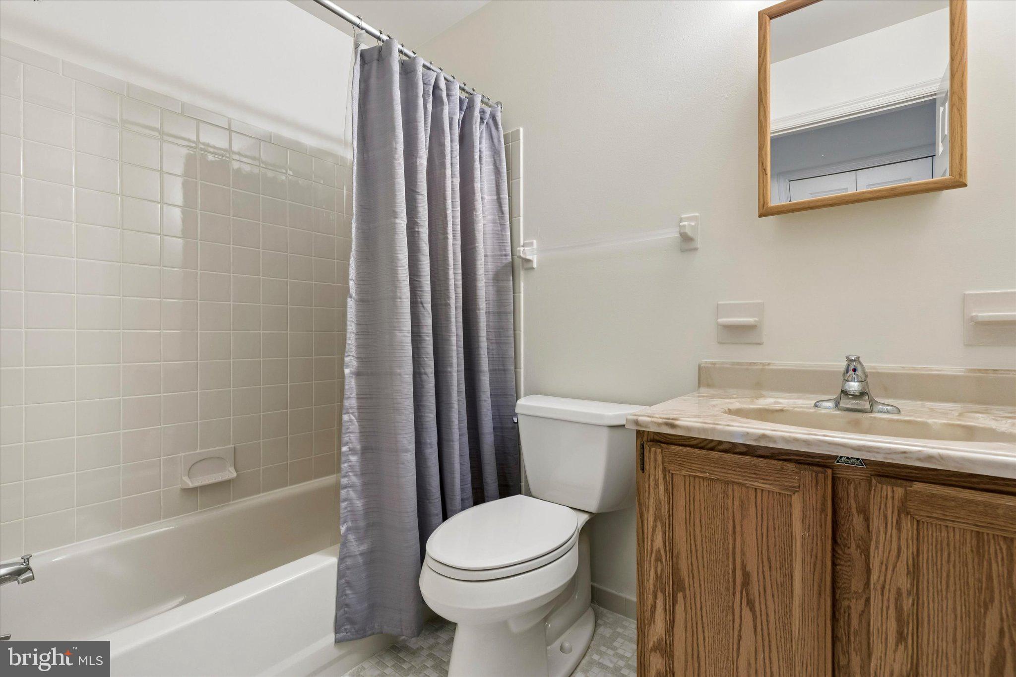 STOTESBURY TWHSE - Residential