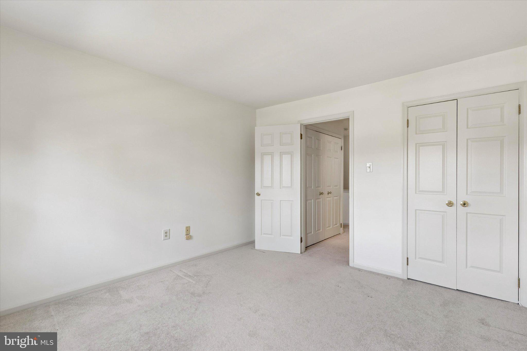 STOTESBURY TWHSE - Residential