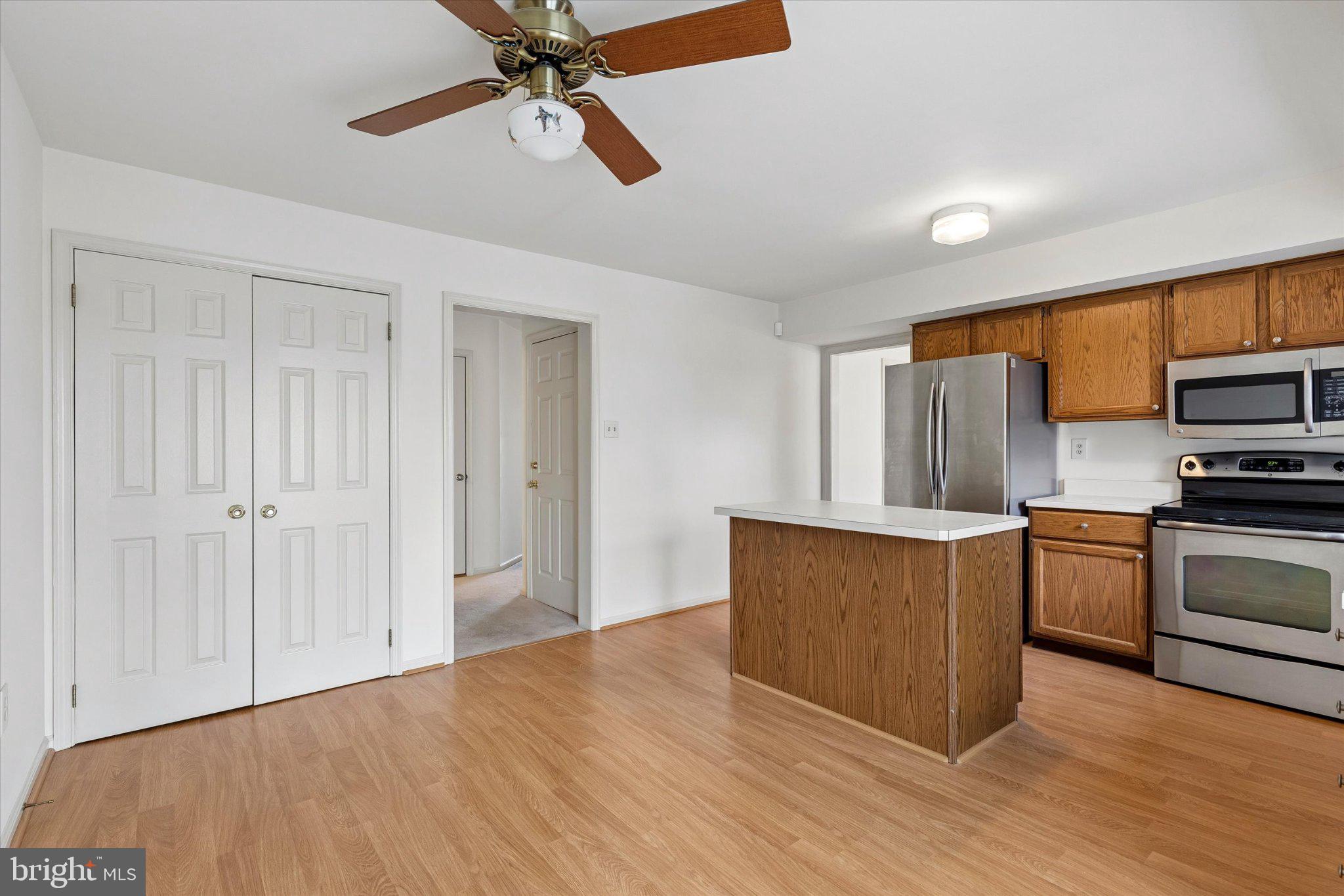 STOTESBURY TWHSE - Residential