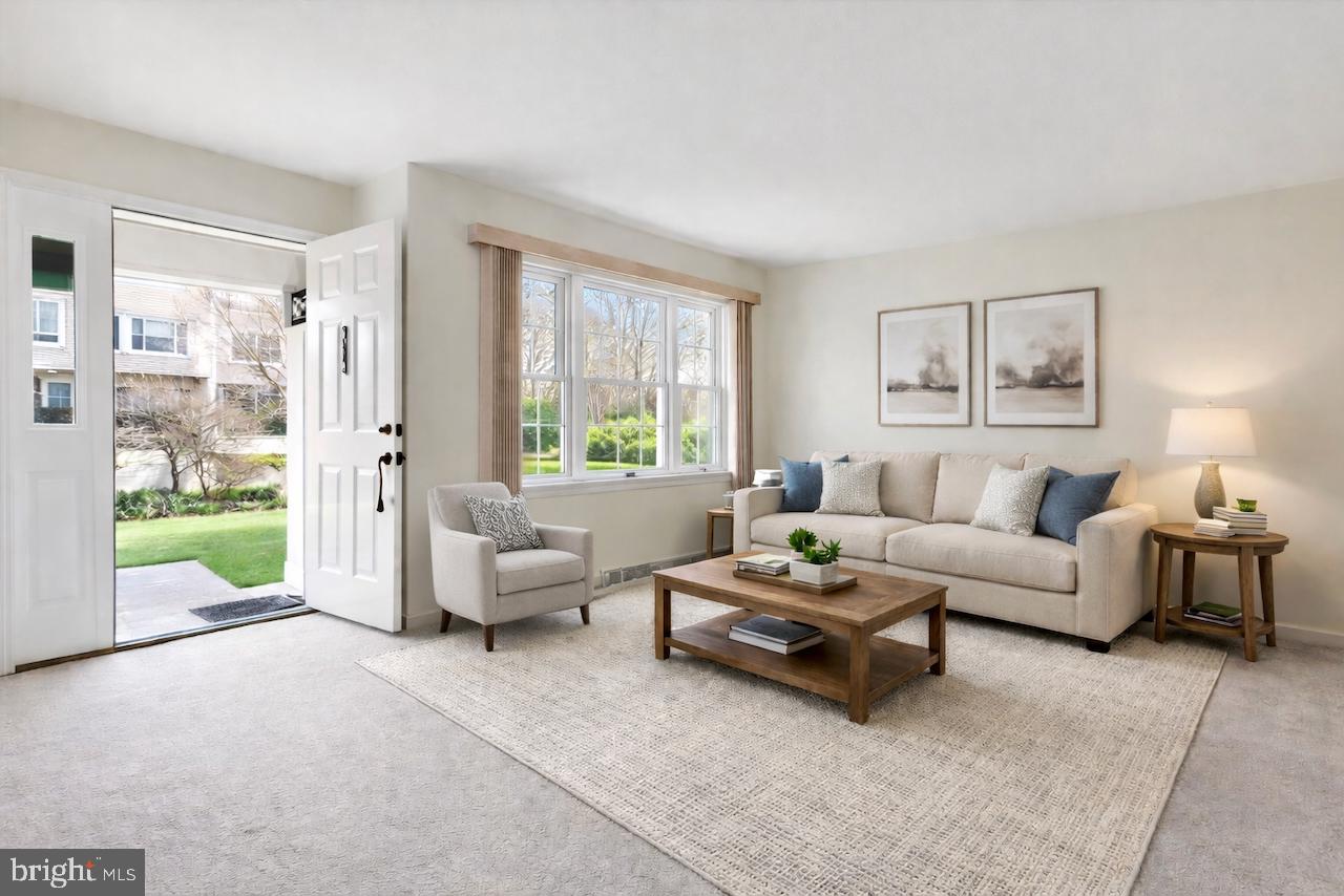 STOTESBURY TWHSE - Residential