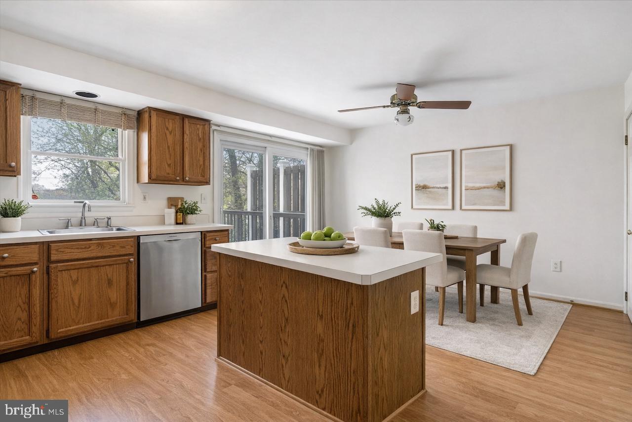 STOTESBURY TWHSE - Residential