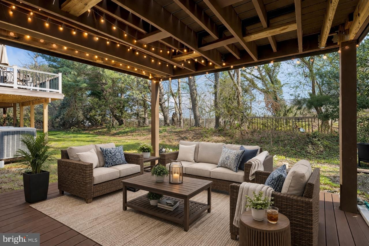 STOTESBURY TWHSE - Residential