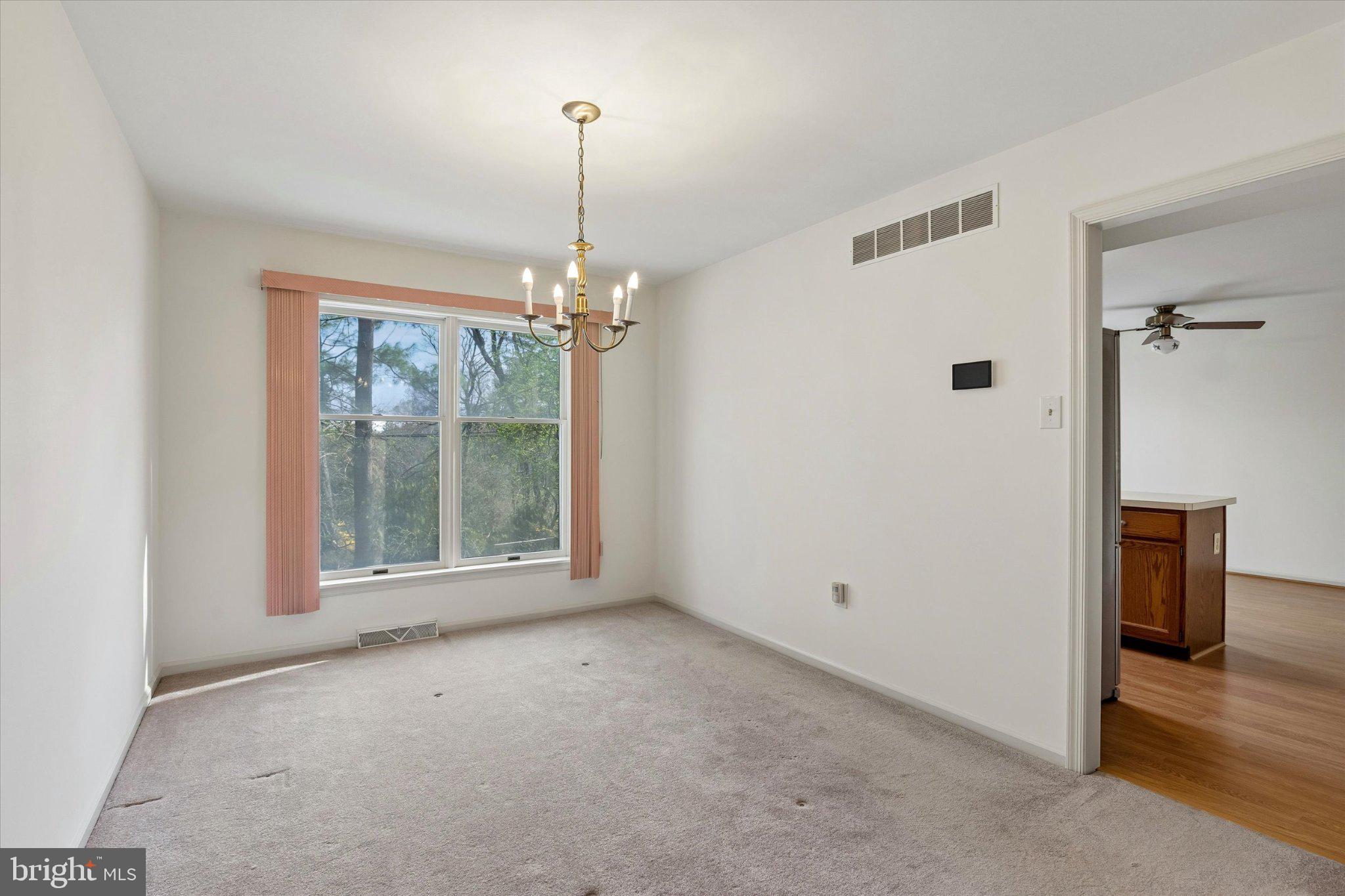 STOTESBURY TWHSE - Residential