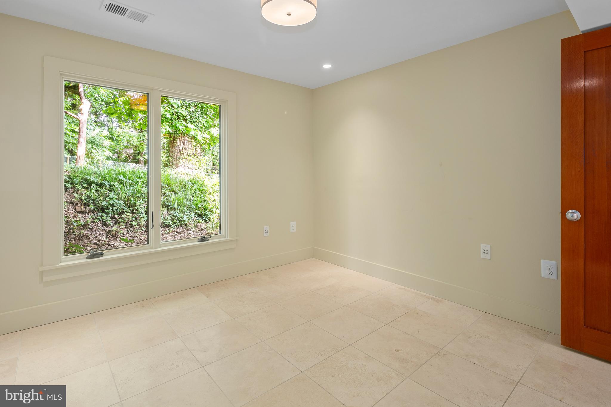 WOODMONT - Residential