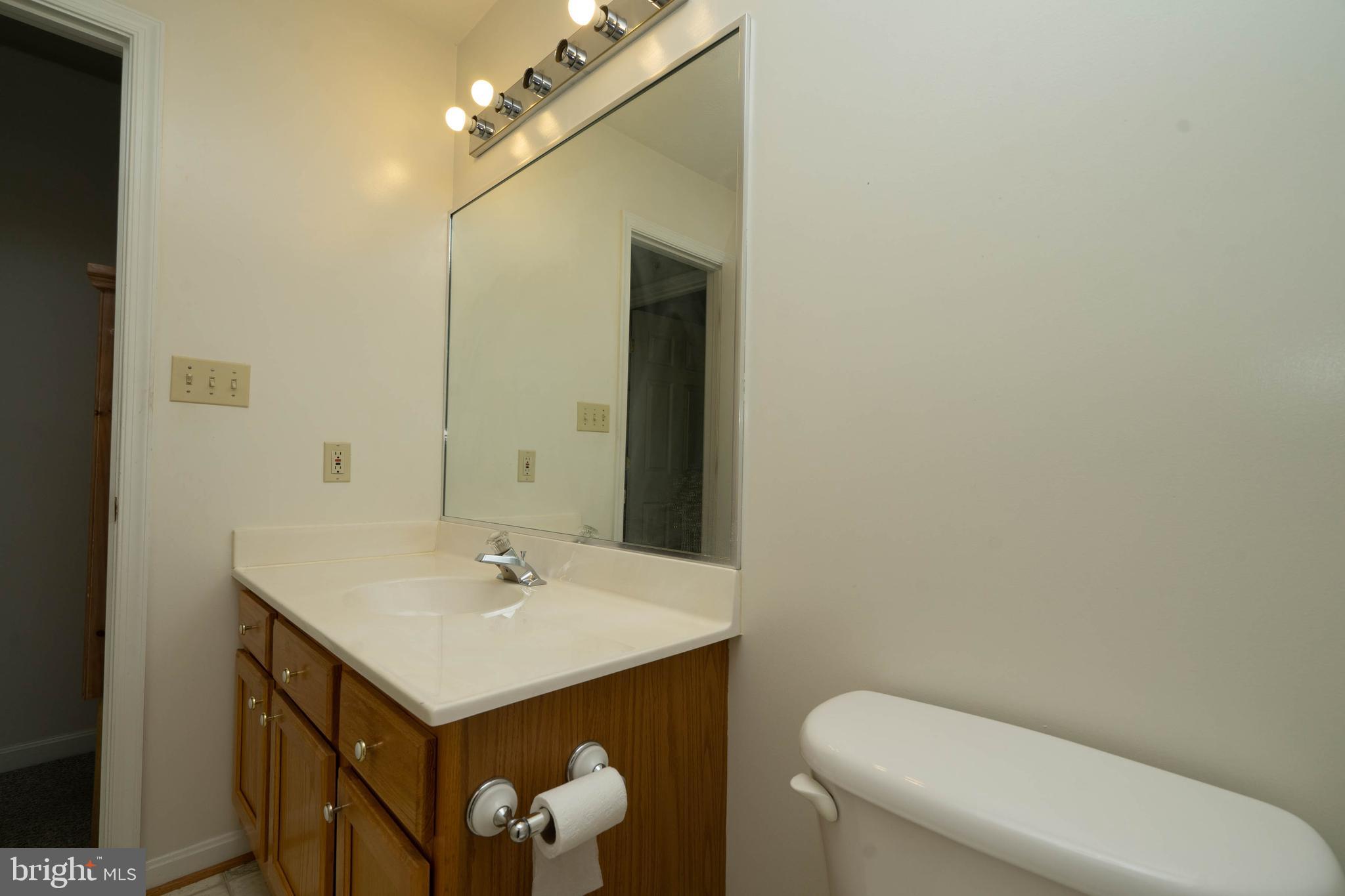 WILLIAMSBURG - Residential Lease