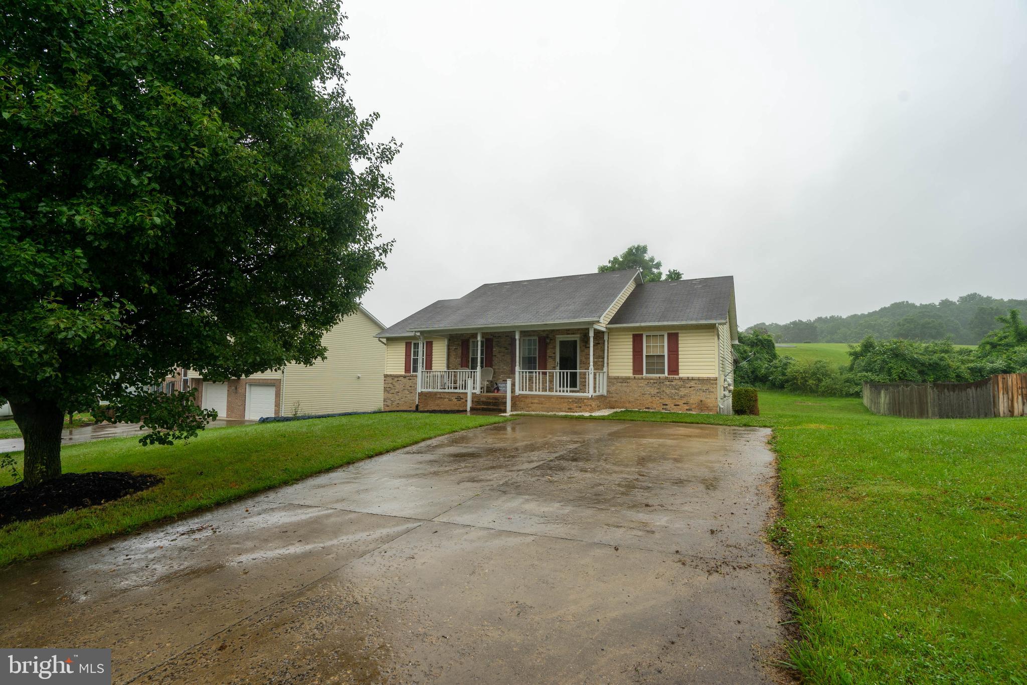 WILLIAMSBURG - Residential Lease