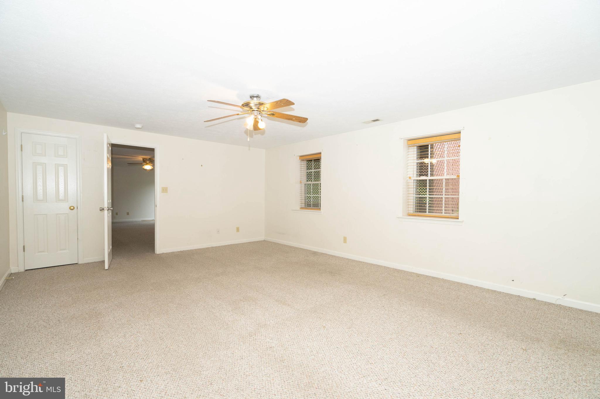 WILLIAMSBURG - Residential Lease